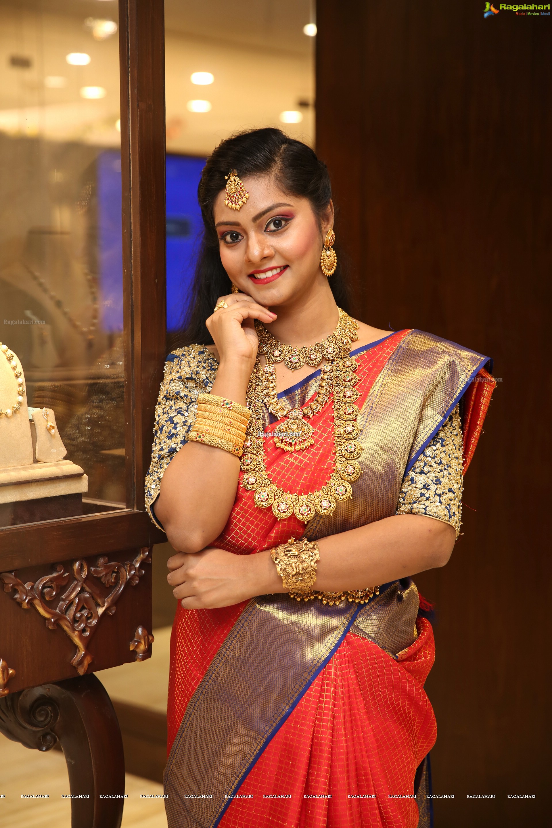 Sasikala Dharmavarapu @ Manepally Jewellers Special Diwali Collection Launch - HD Gallery