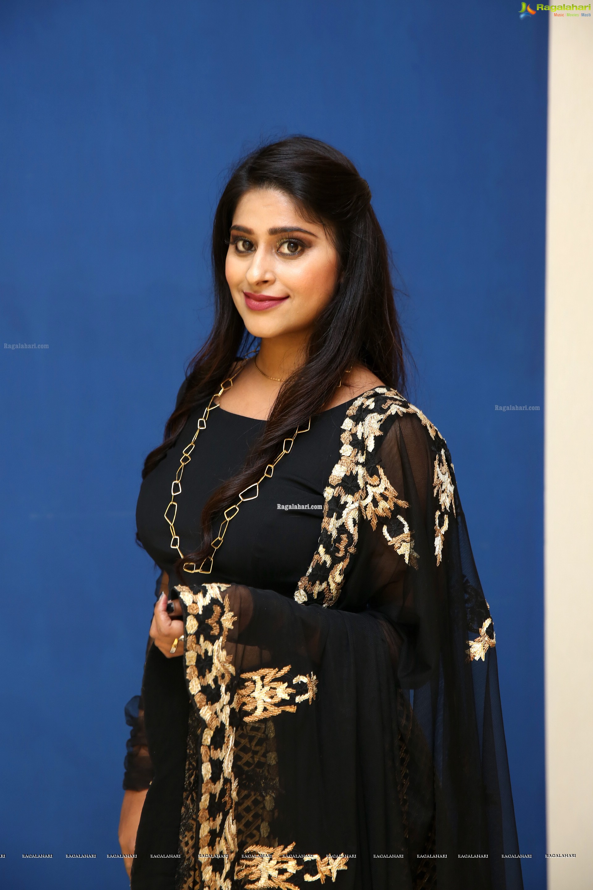 Shravani Varma @ Sarath City Capital Mall Diwali Celebrations 2019 - HD Gallery