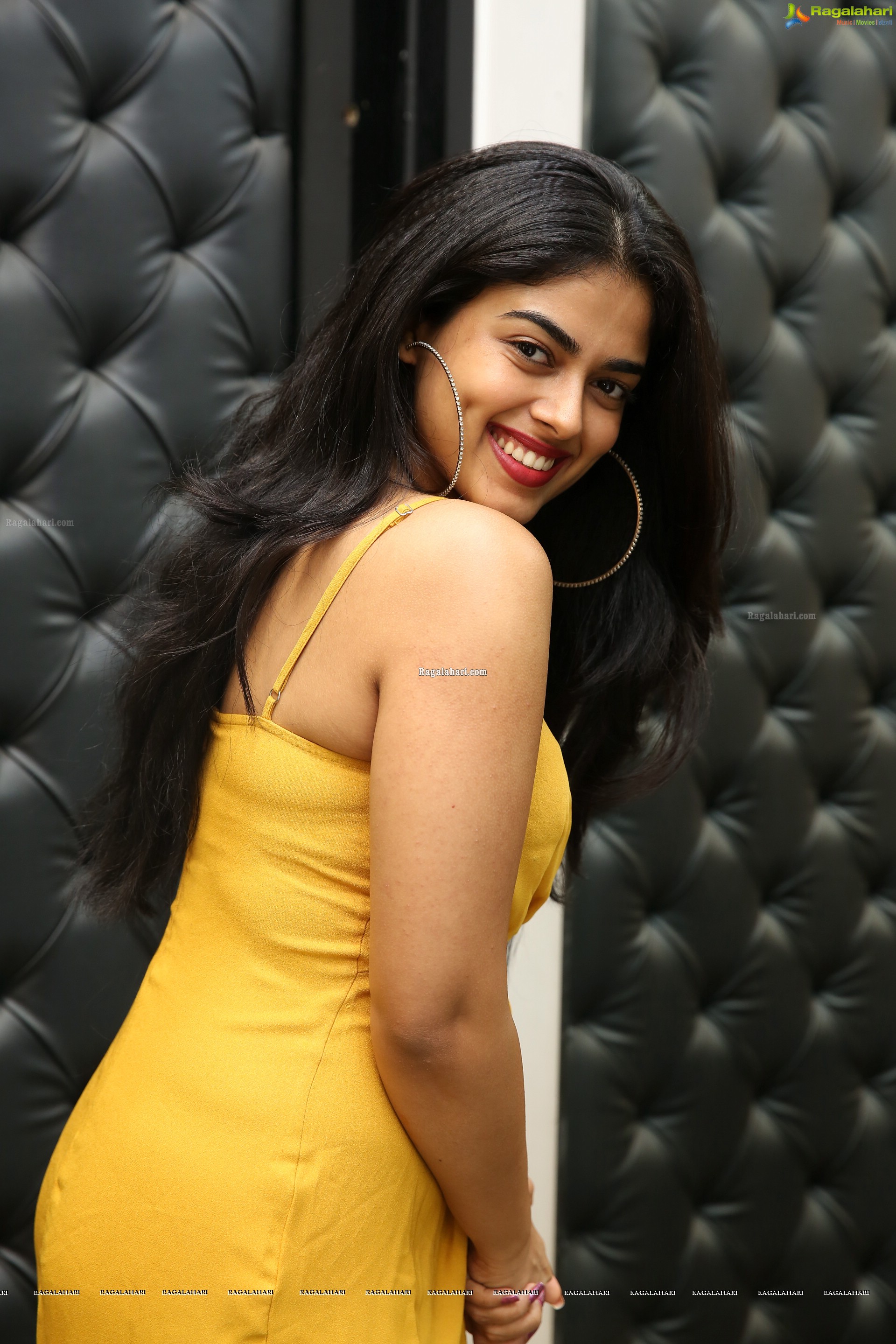 Siddhi Idnani @ Bajaj Electronics Lucky Draw Event - HD Gallery