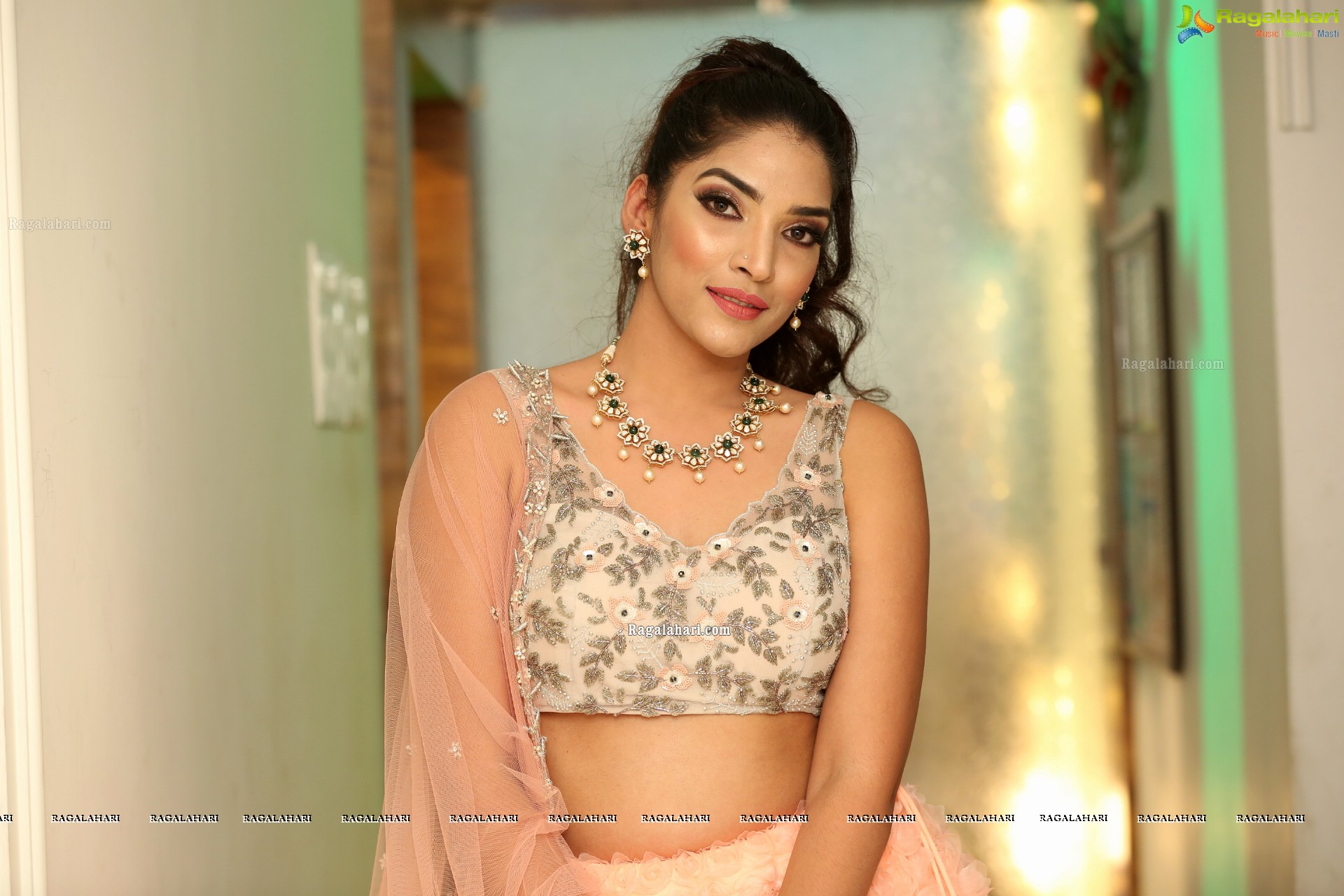 Supraja Narayan @ Deepthi Ganesh Winter Collection Showcase - HD Gallery