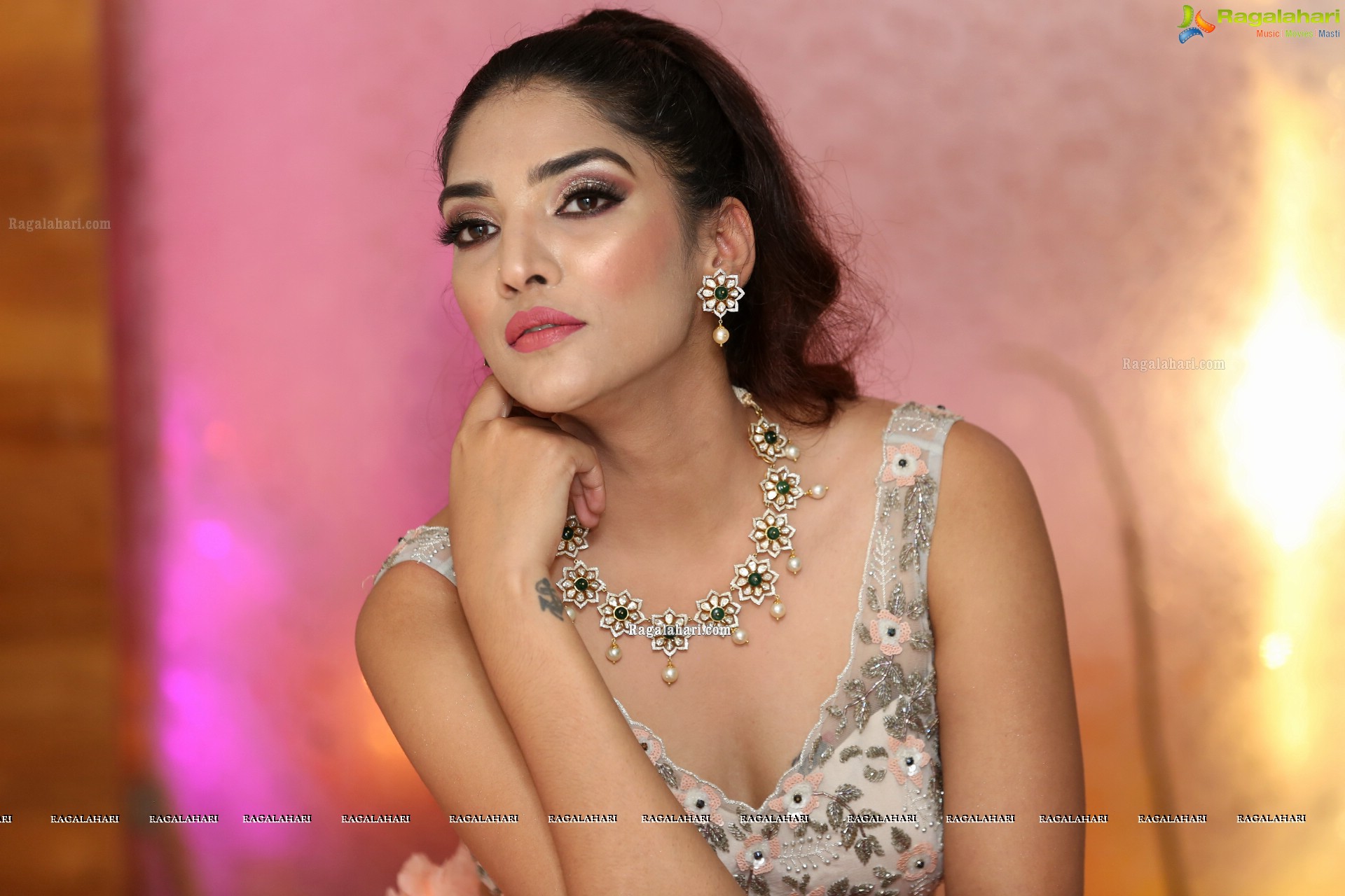 Supraja Narayan @ Deepthi Ganesh Winter Collection Showcase - HD Gallery