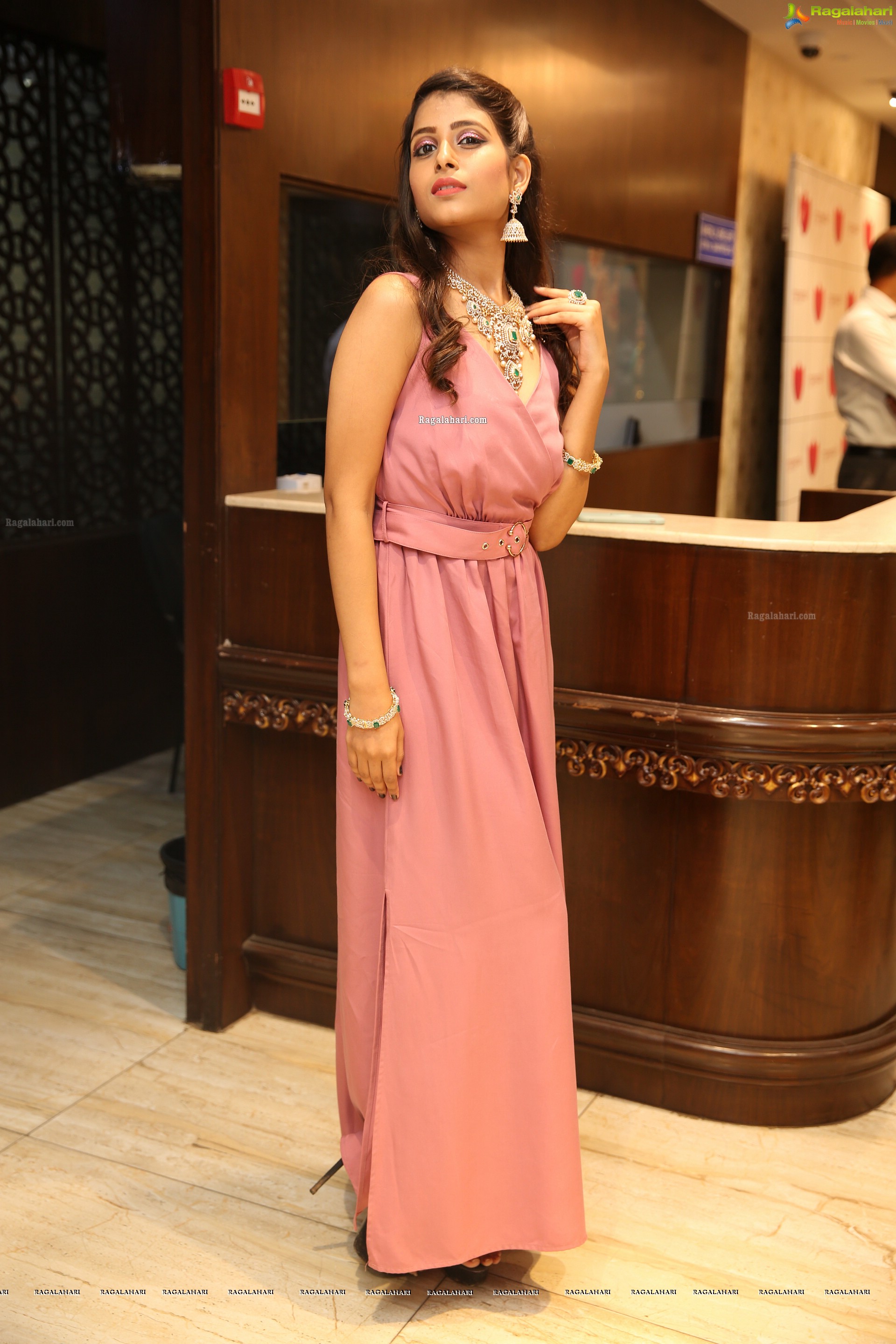 Twinkle Agarwal @ Manepally Jewellers Special Diwali Collection Launch - HD Gallery