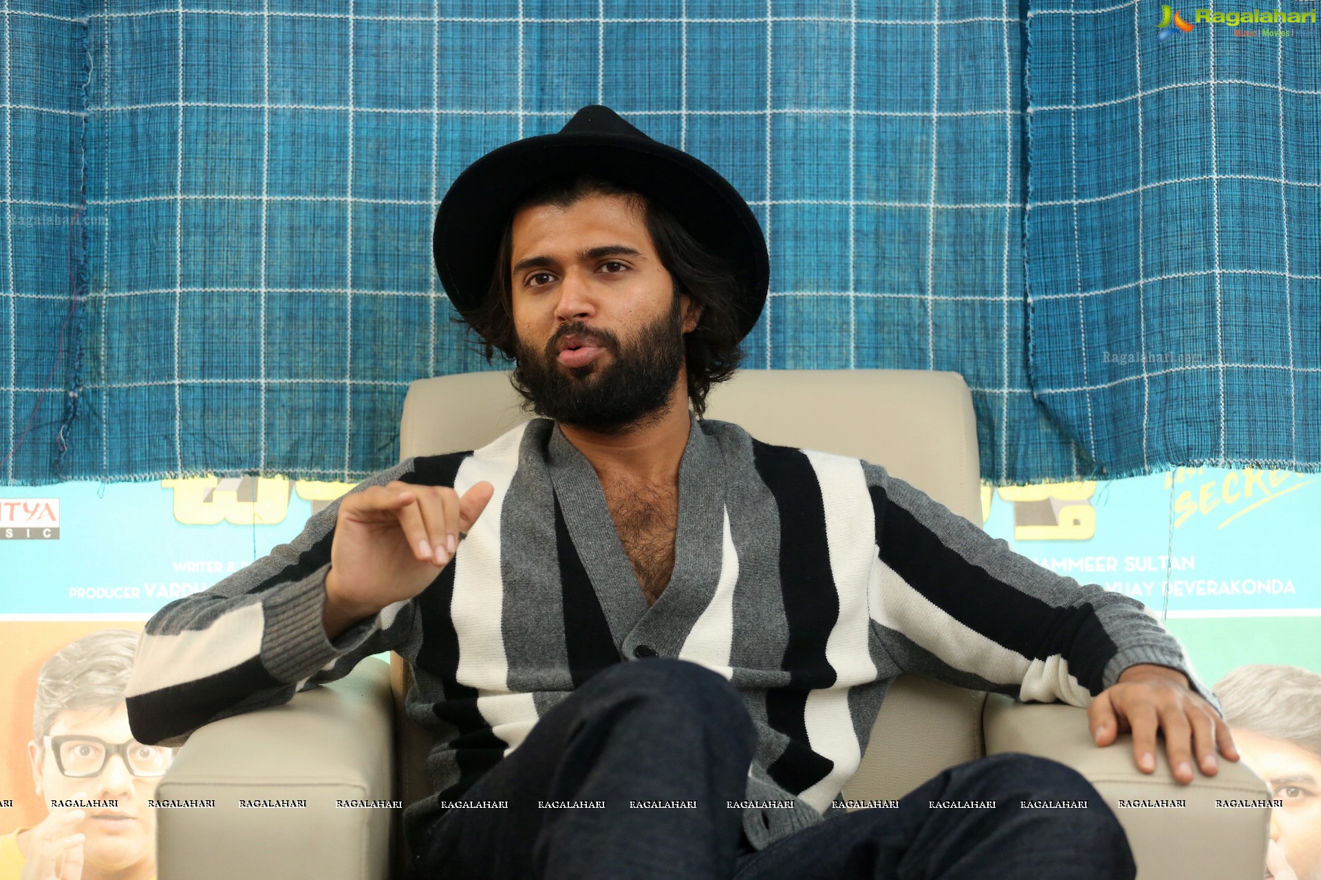 Vijay Deverakonda @ Meeku Mathrame Cheptha Interview - HD Gallery