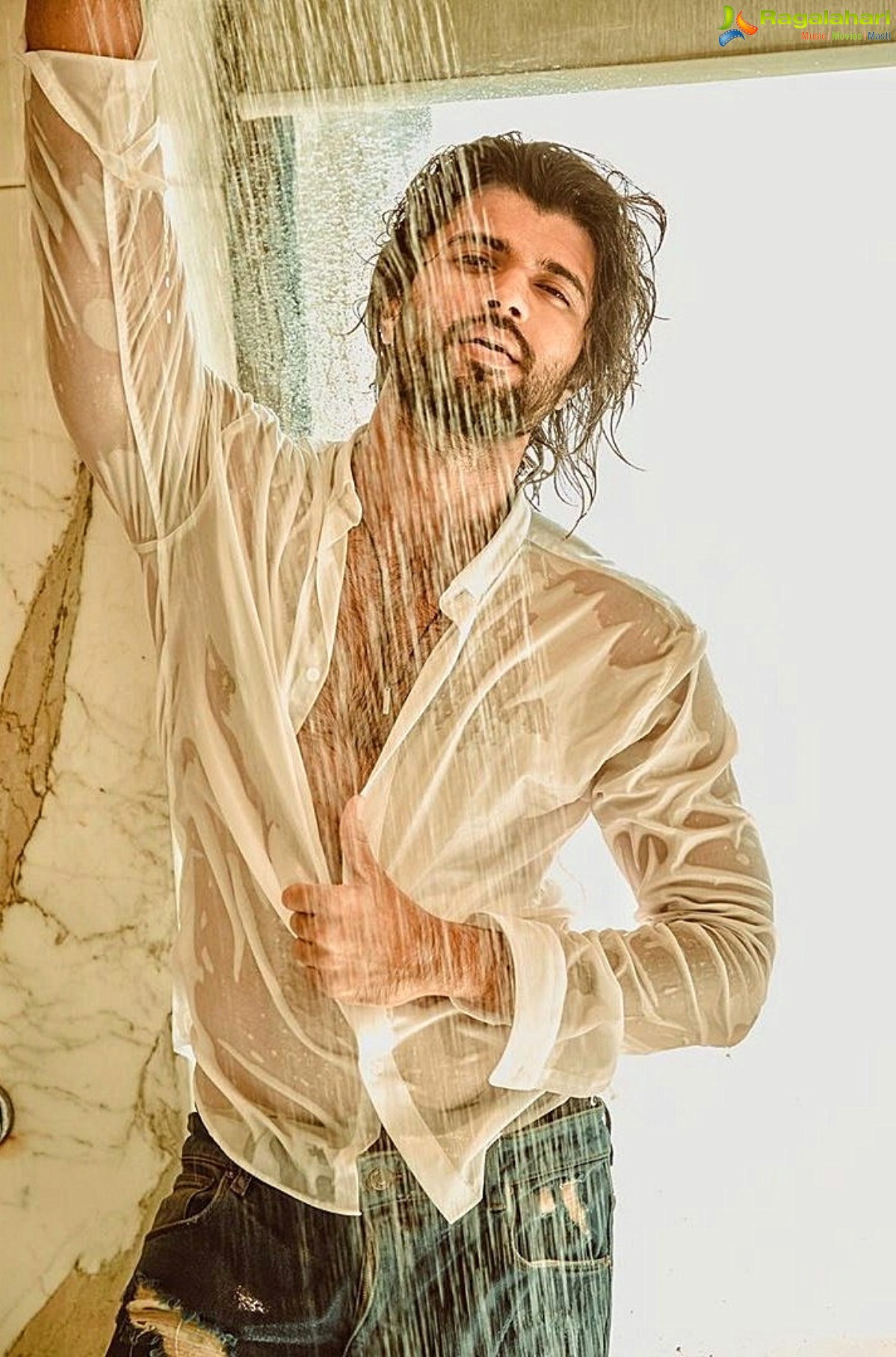 Vijay Deverakonda Latest Photoshoot - HD Gallery