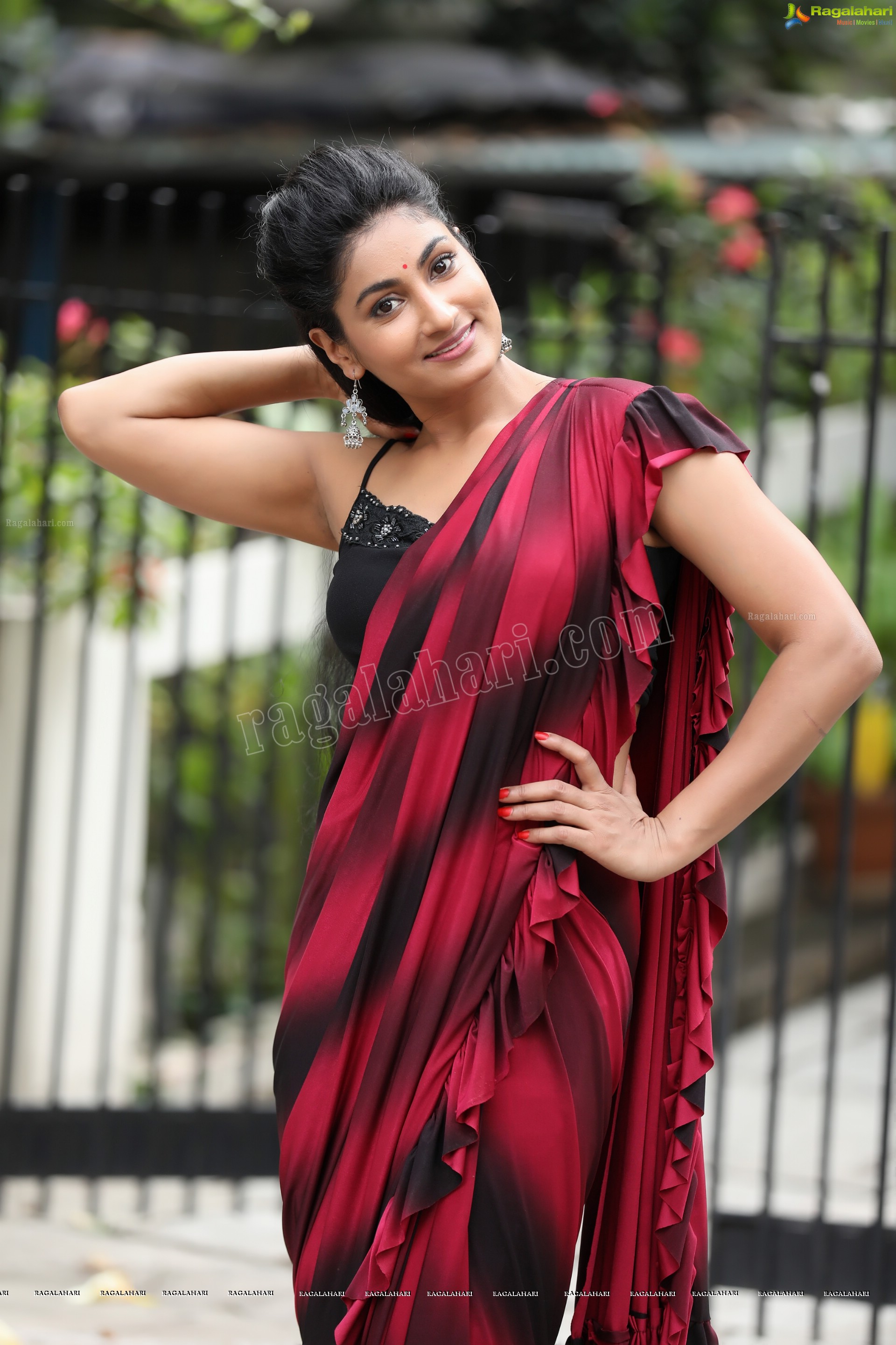 Saafi Kaur (Exclusive Photo Shoot) (High Definition Photos)