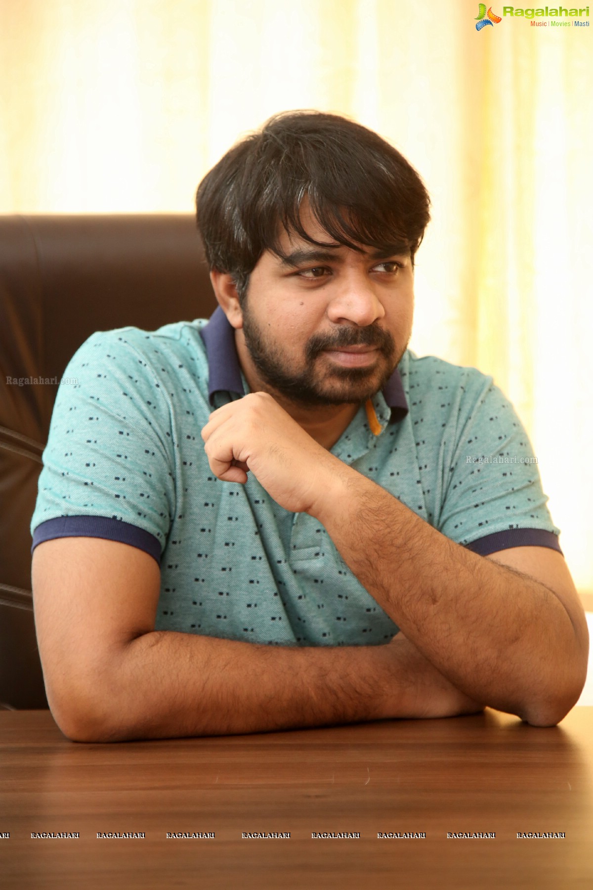 Abhinav Gomatam at Meeku Mathrame Cheptha Interview