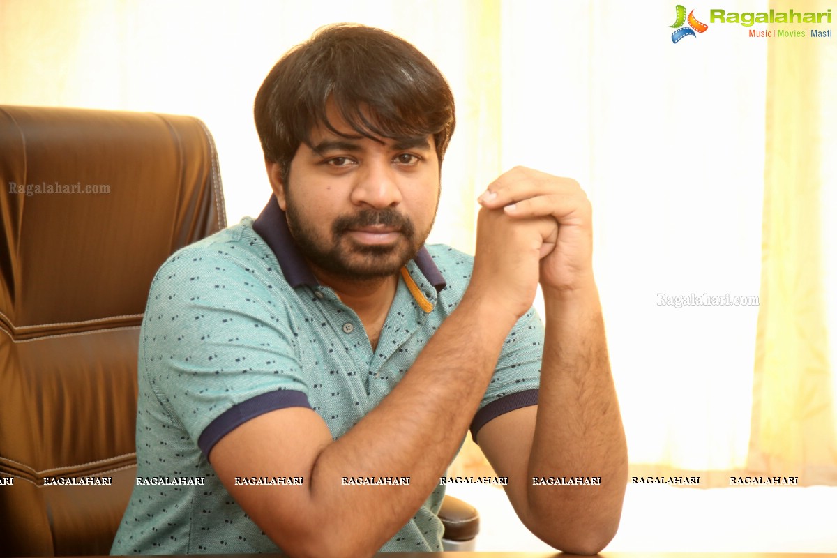 Abhinav Gomatam at Meeku Mathrame Cheptha Interview