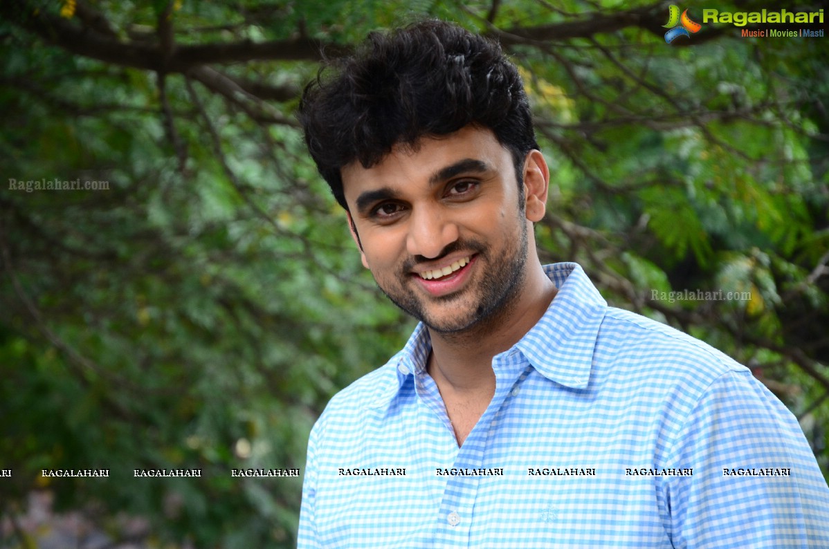 Rakesh Varre at Evarikee Cheppoddu Interview