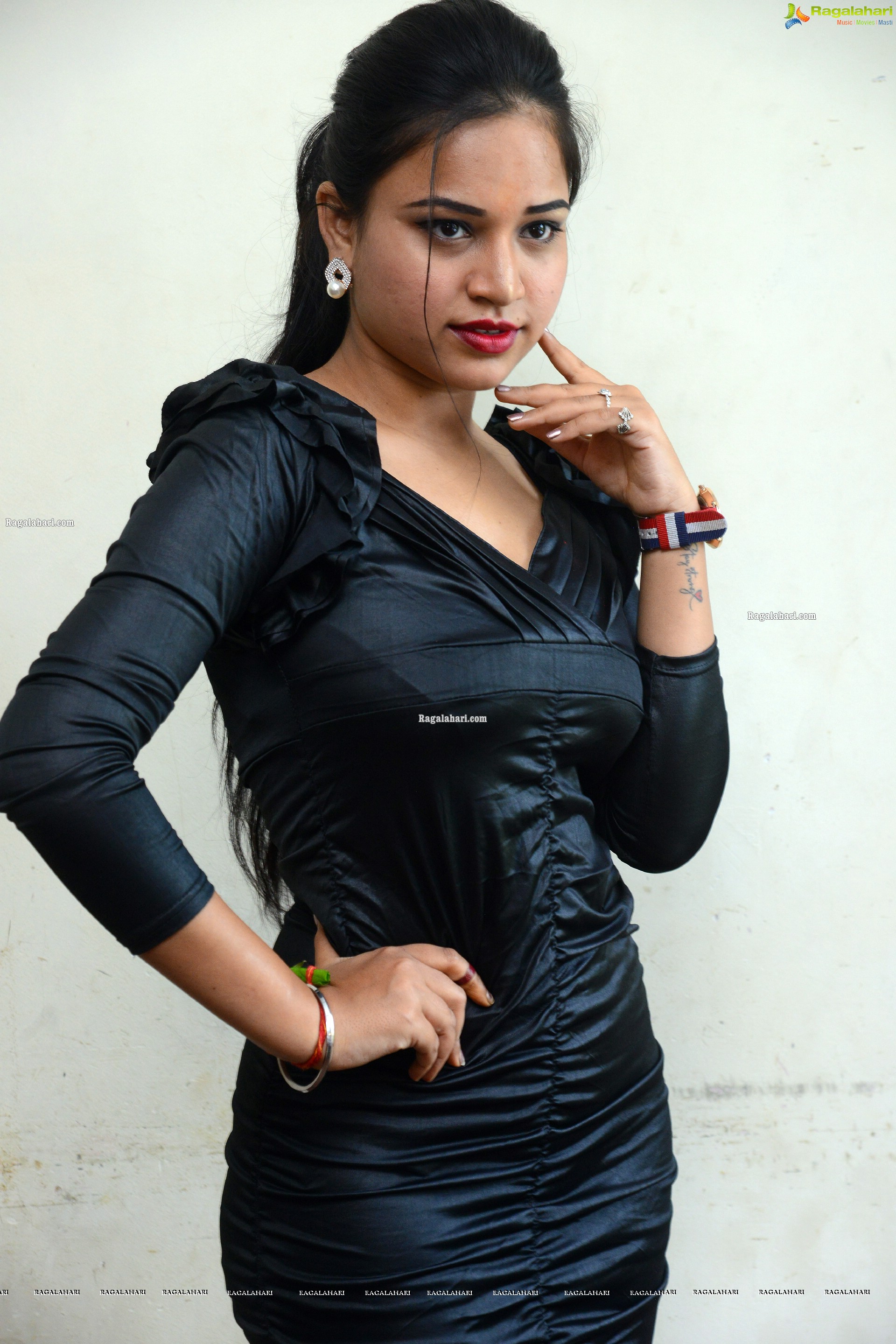 Jyoti Singh at Aathadevvadu Movie Opening, HD Gallery