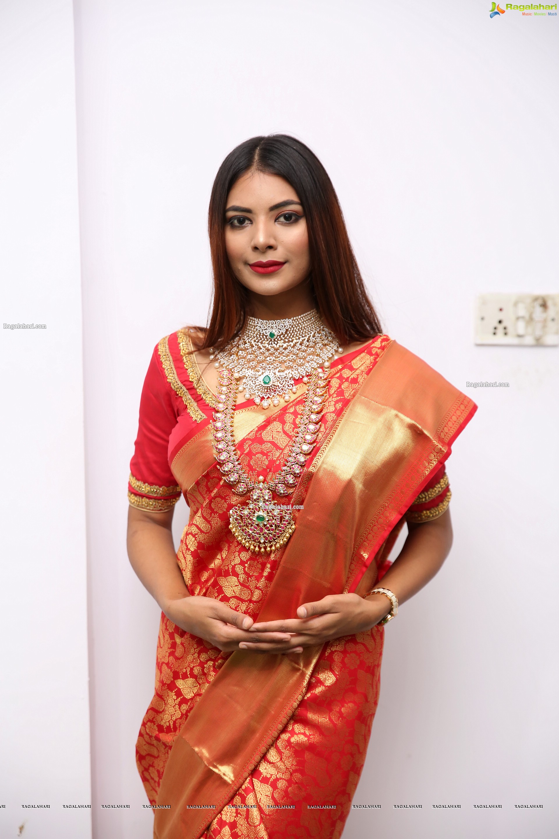 Neha Gupta at Kothari Diamond & Gold Jewellery Exhibition & Sale Curtain Raiser