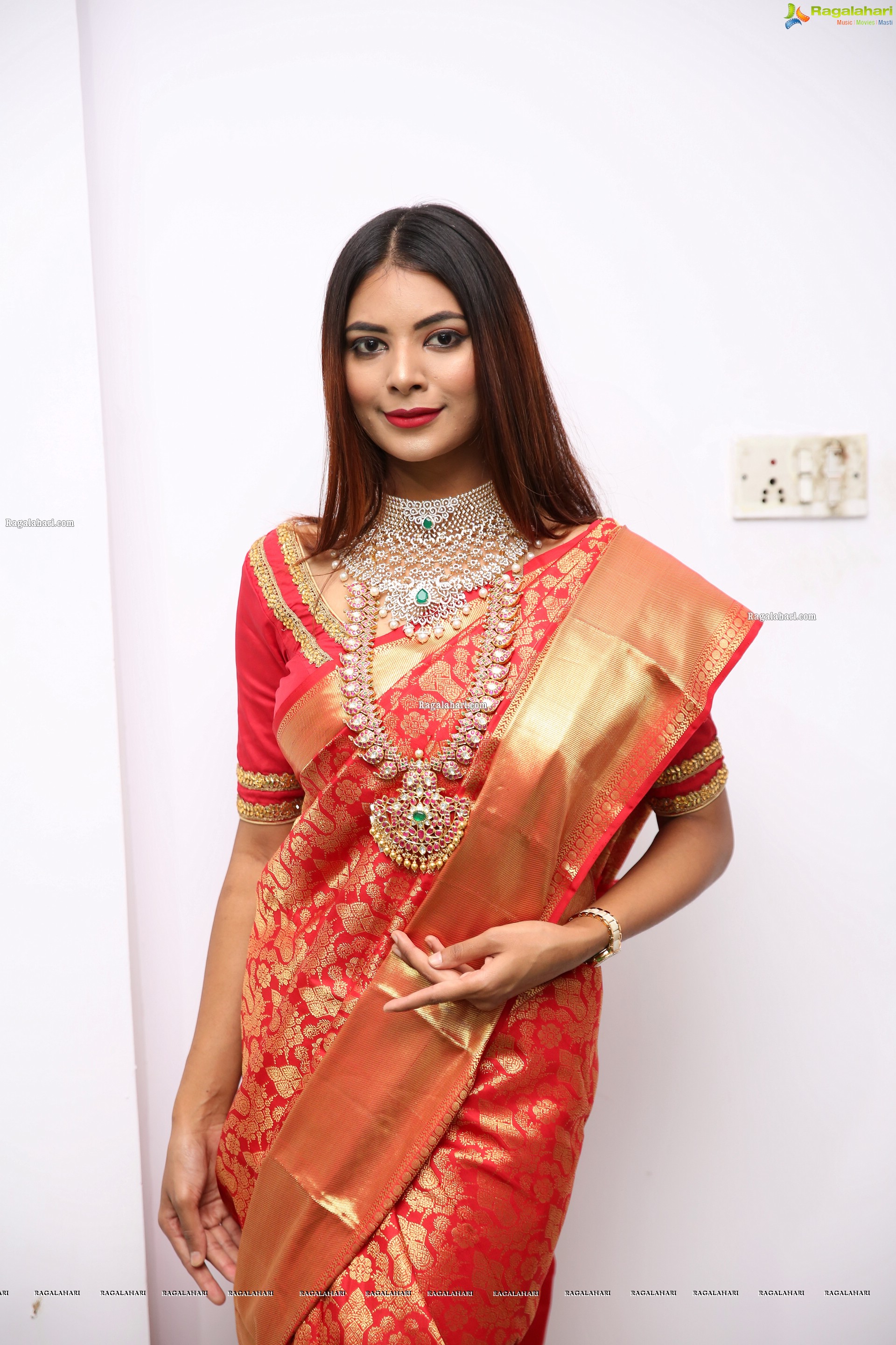 Neha Gupta at Kothari Diamond & Gold Jewellery Exhibition & Sale Curtain Raiser