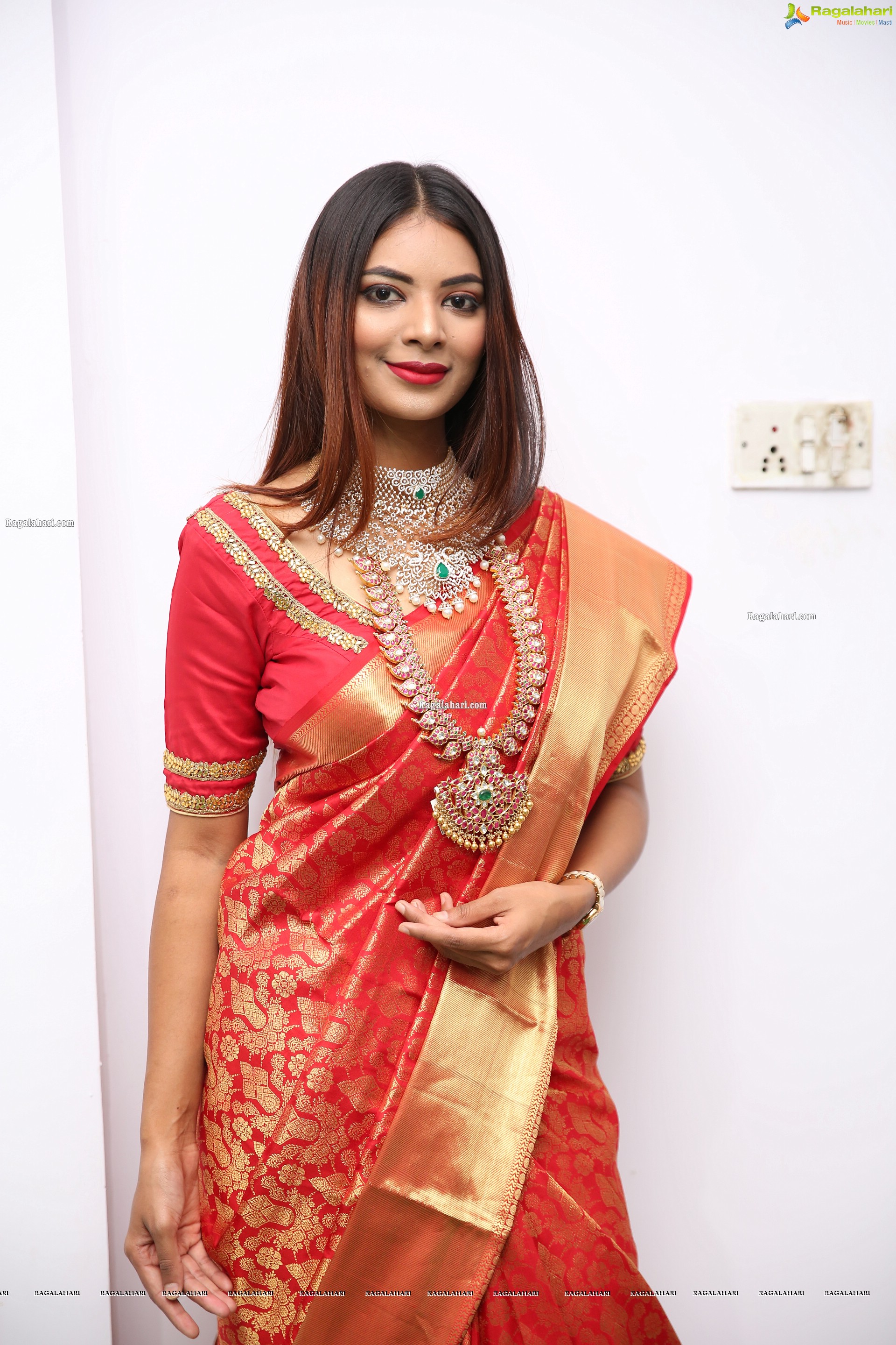 Neha Gupta at Kothari Diamond & Gold Jewellery Exhibition & Sale Curtain Raiser