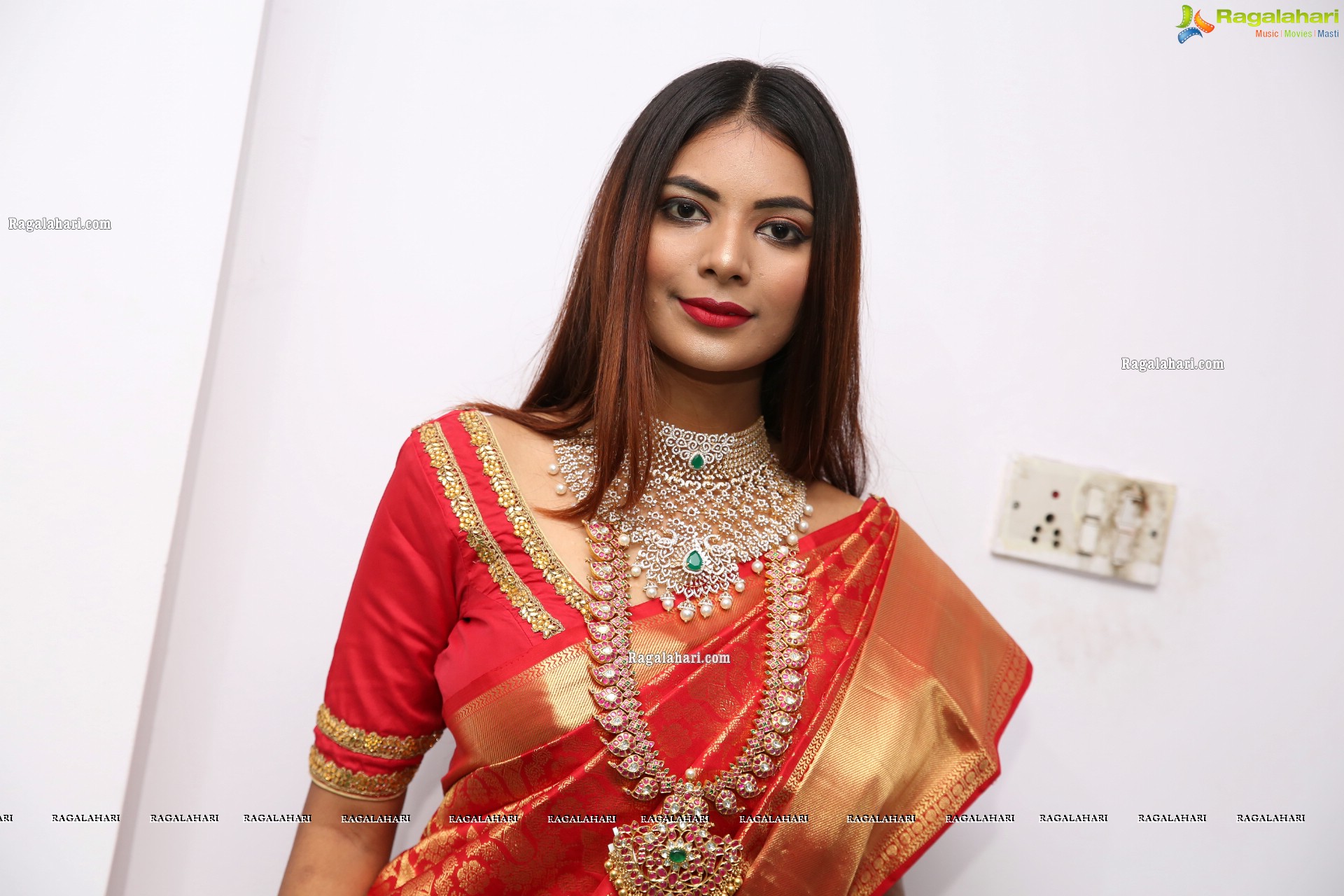 Neha Gupta at Kothari Diamond & Gold Jewellery Exhibition & Sale Curtain Raiser