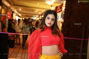 Pooja Thakur at Sutraa Select Diwali Special Exhibition