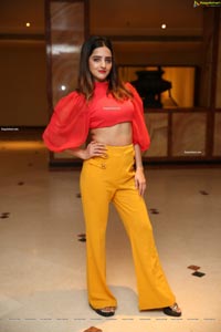 Pooja Thakur at Sutraa Select Diwali Special Exhibition