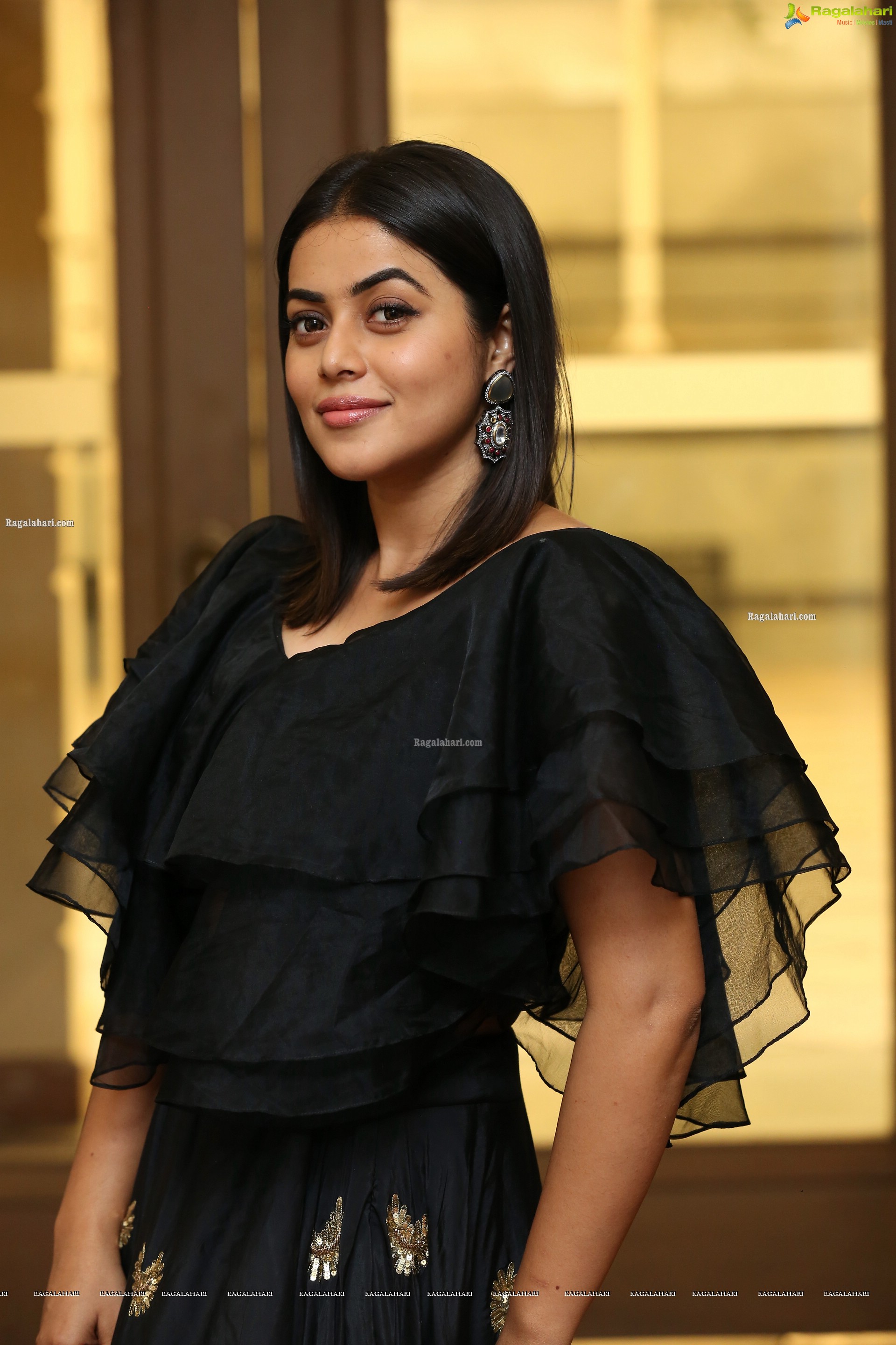 Poorna at Kakatiya Fabrics 19 Teen Launch, HD Photo Gallery