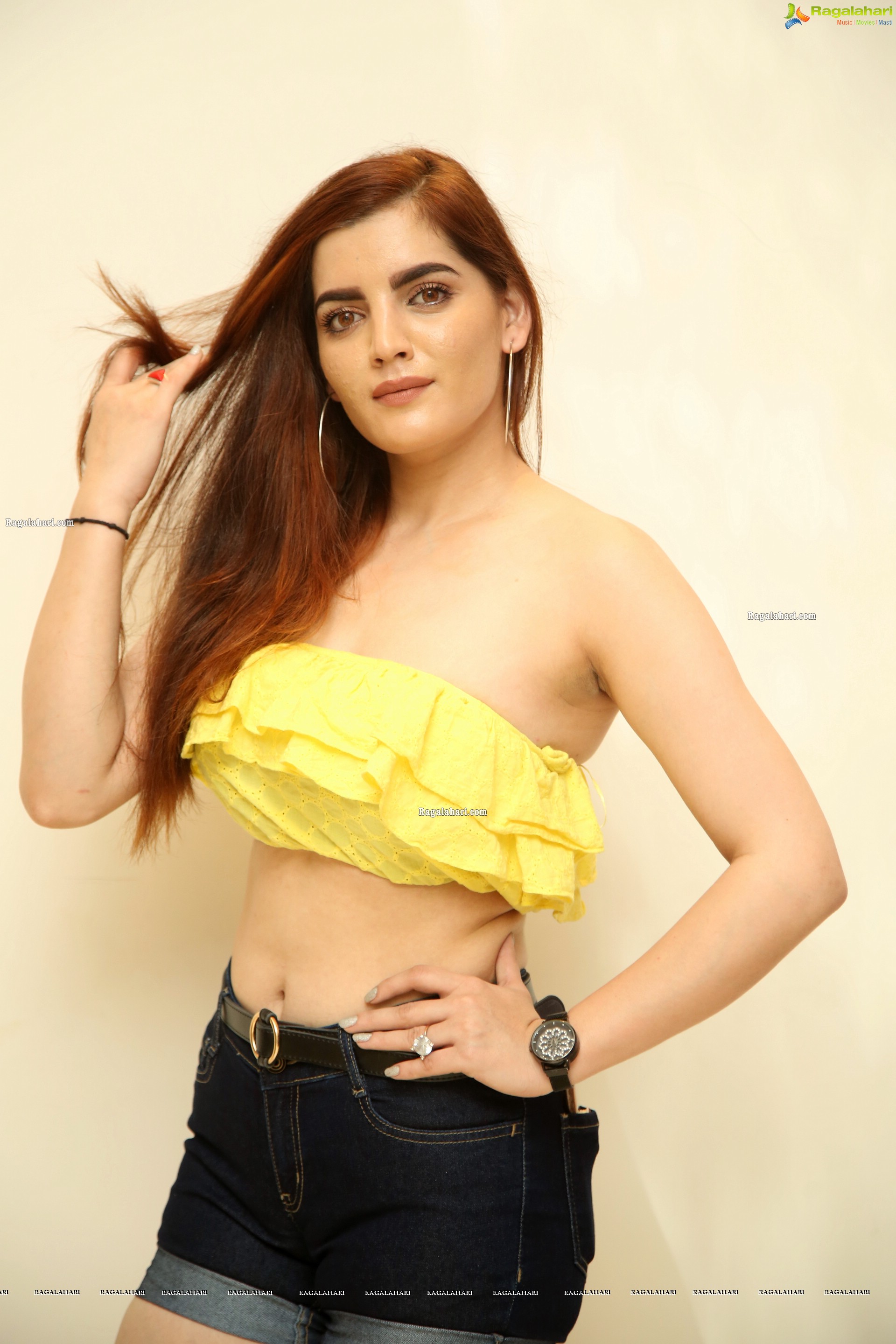 Sarika Raghwa at Poison Movie Opening, HD Photo Gallery