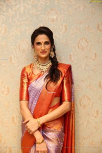 Shilpa Reddy at VRK Heritage New Store Launch