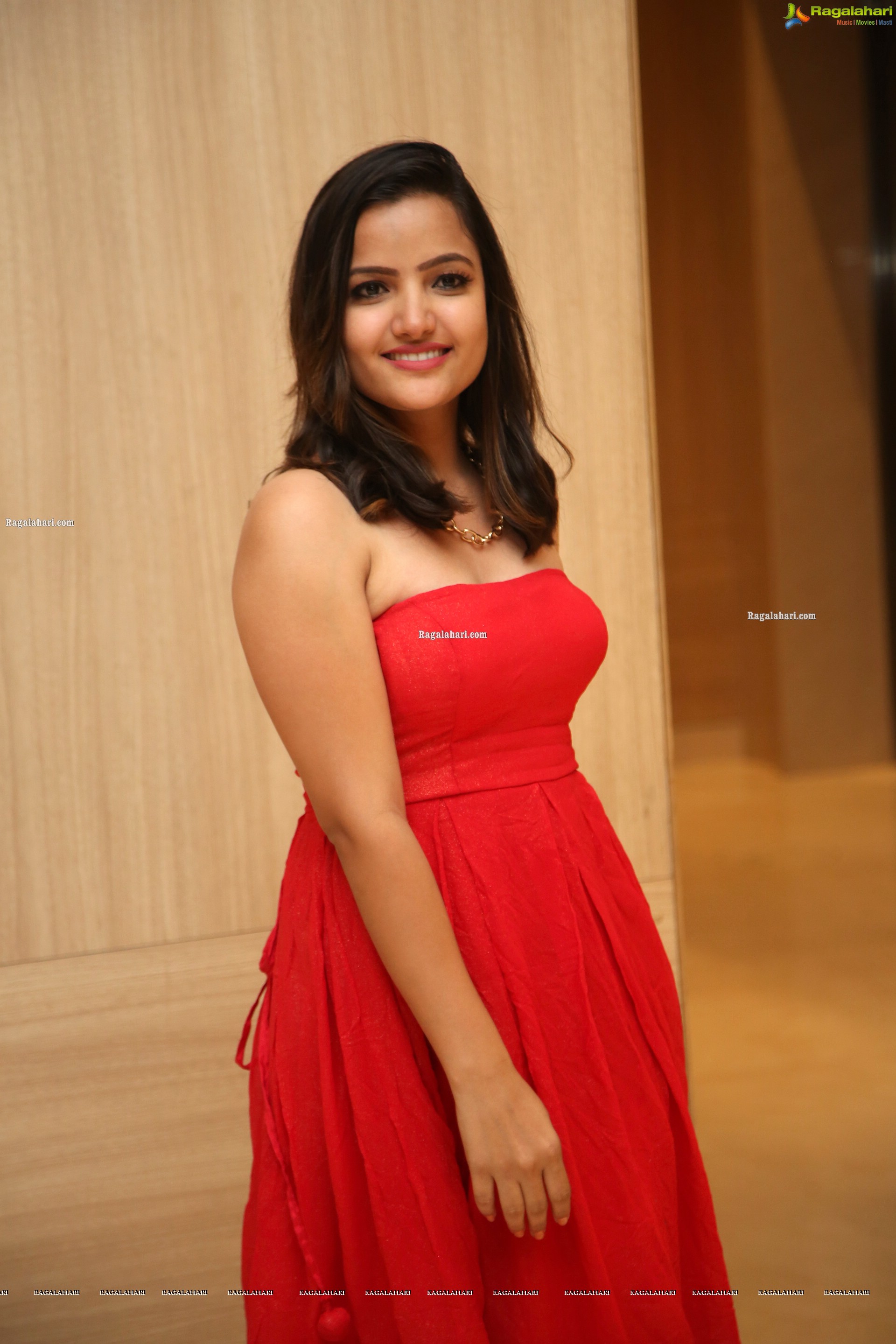 Siri Hanmanth Latest Photoshoot Images, HD Gallery