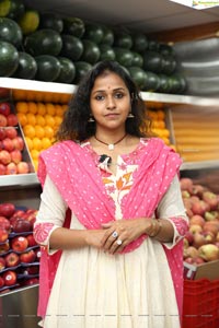 Smita at Pure O Natural outlet Opening