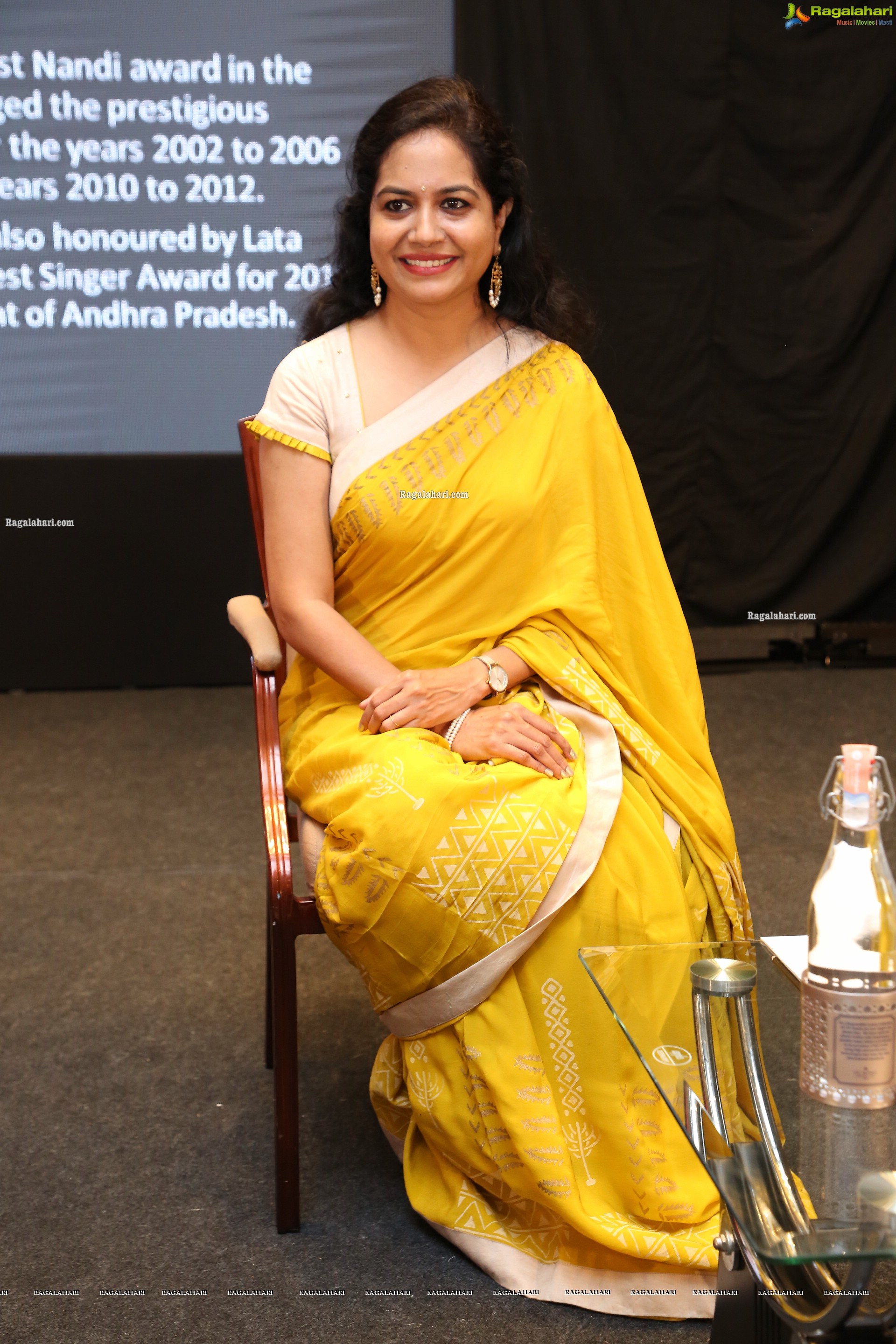 Sunitha at Kakatiya Fabrics 19 Teen Launch, HD Photo Gallery