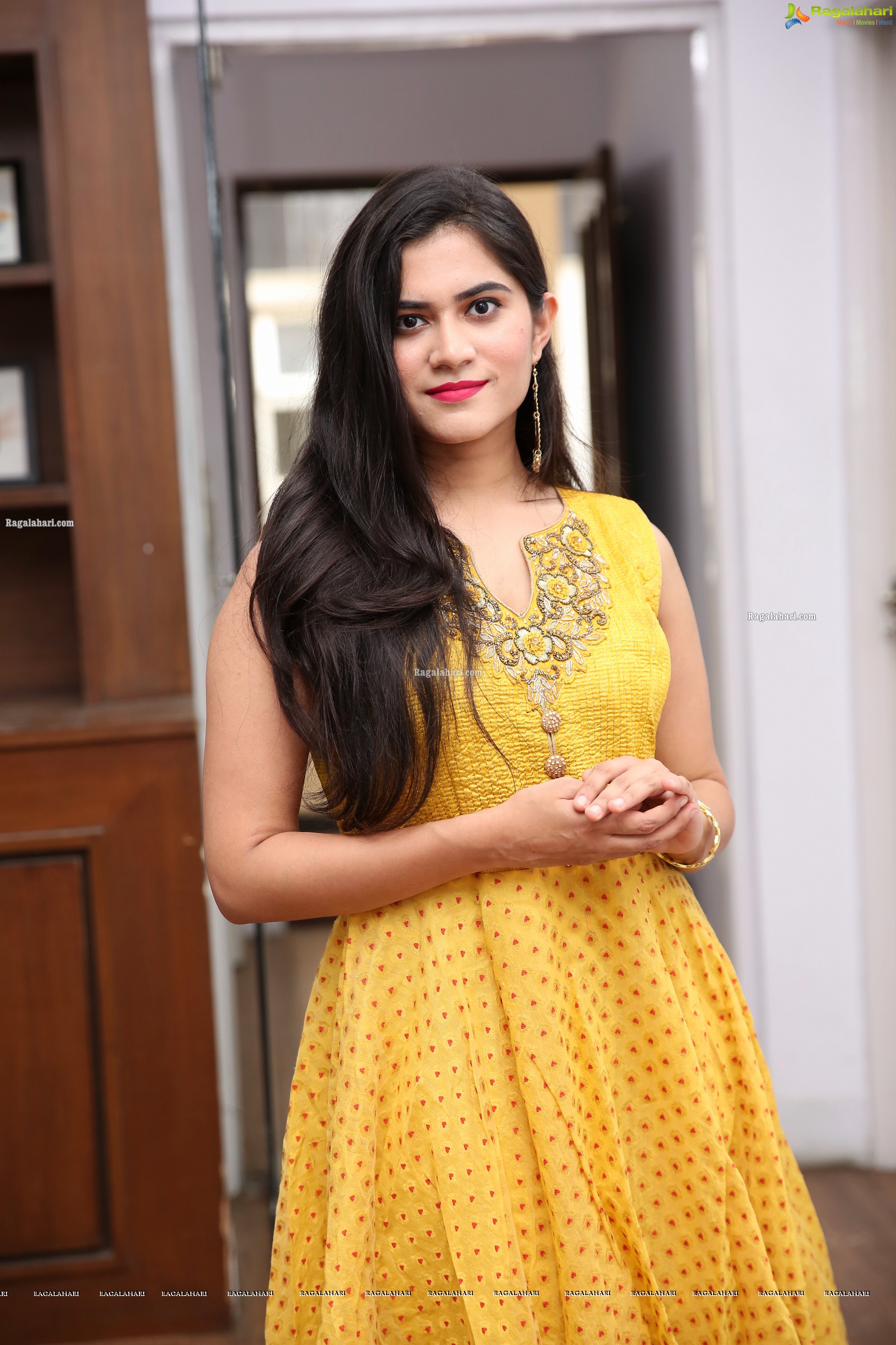 Tara Chowdary at Sutraa Select Grand Curtain Raiser, HD Photo Gallery