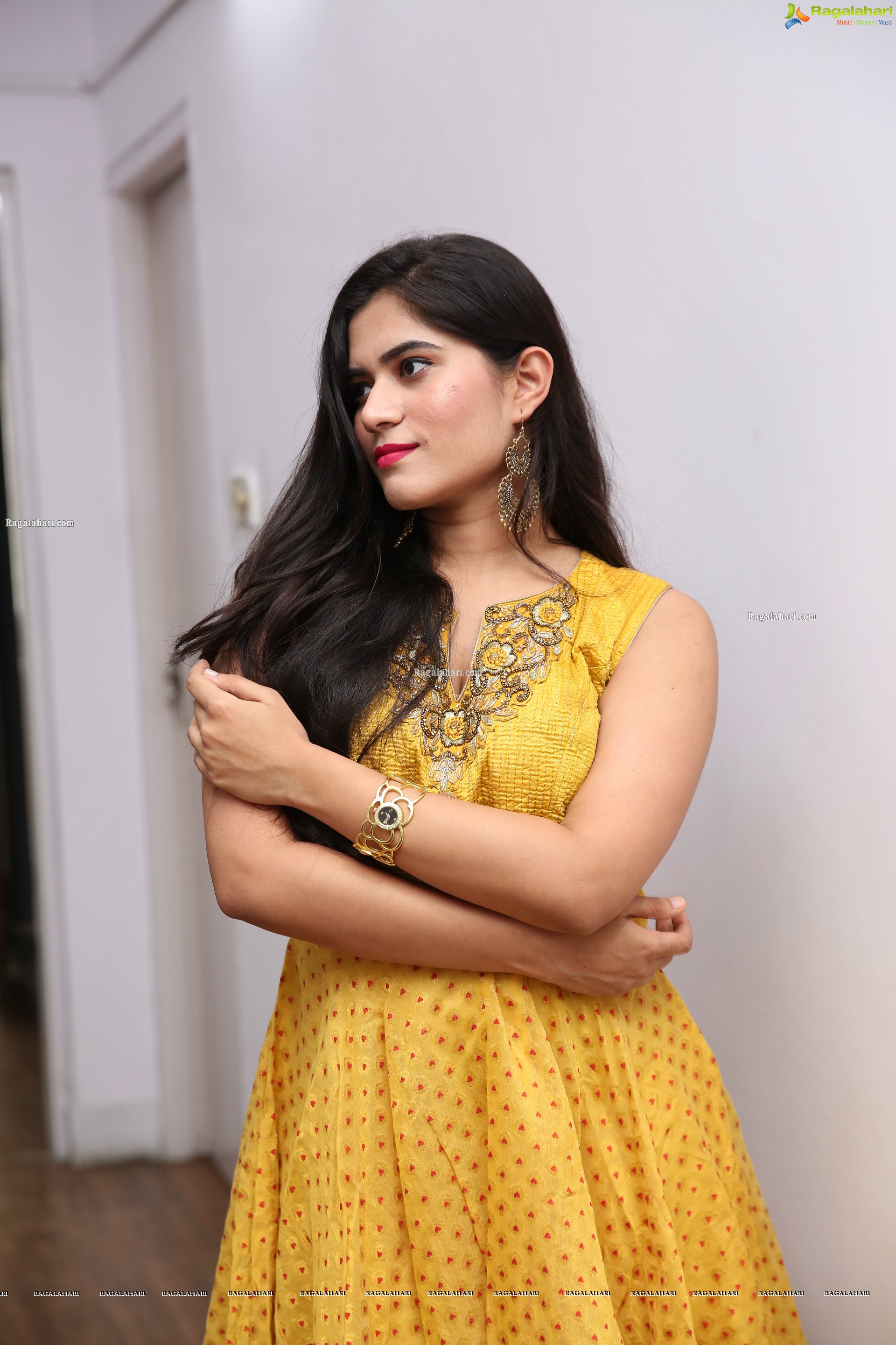 Tara Chowdary at Sutraa Select Grand Curtain Raiser, HD Photo Gallery