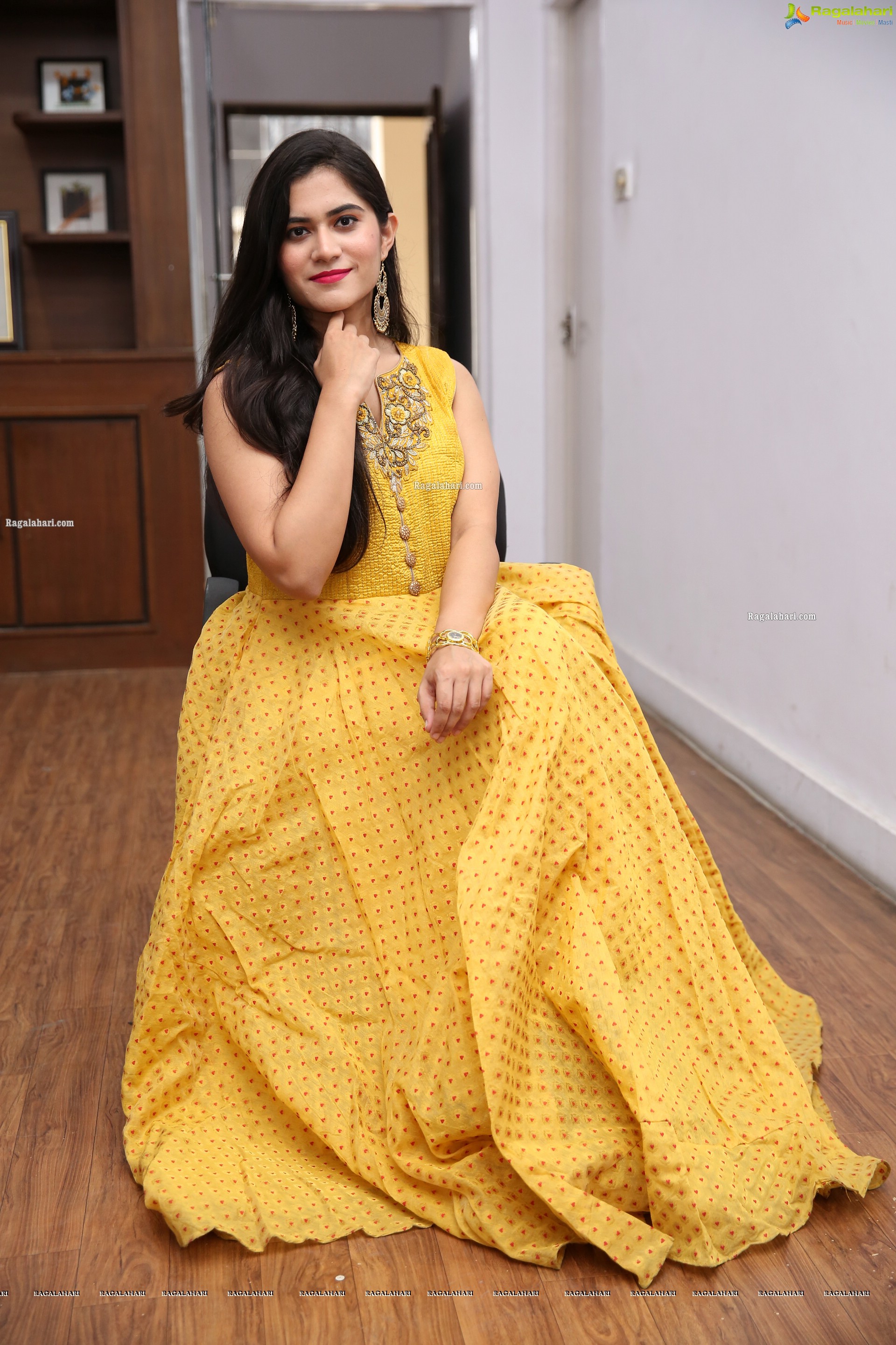 Tara Chowdary at Sutraa Select Grand Curtain Raiser, HD Photo Gallery