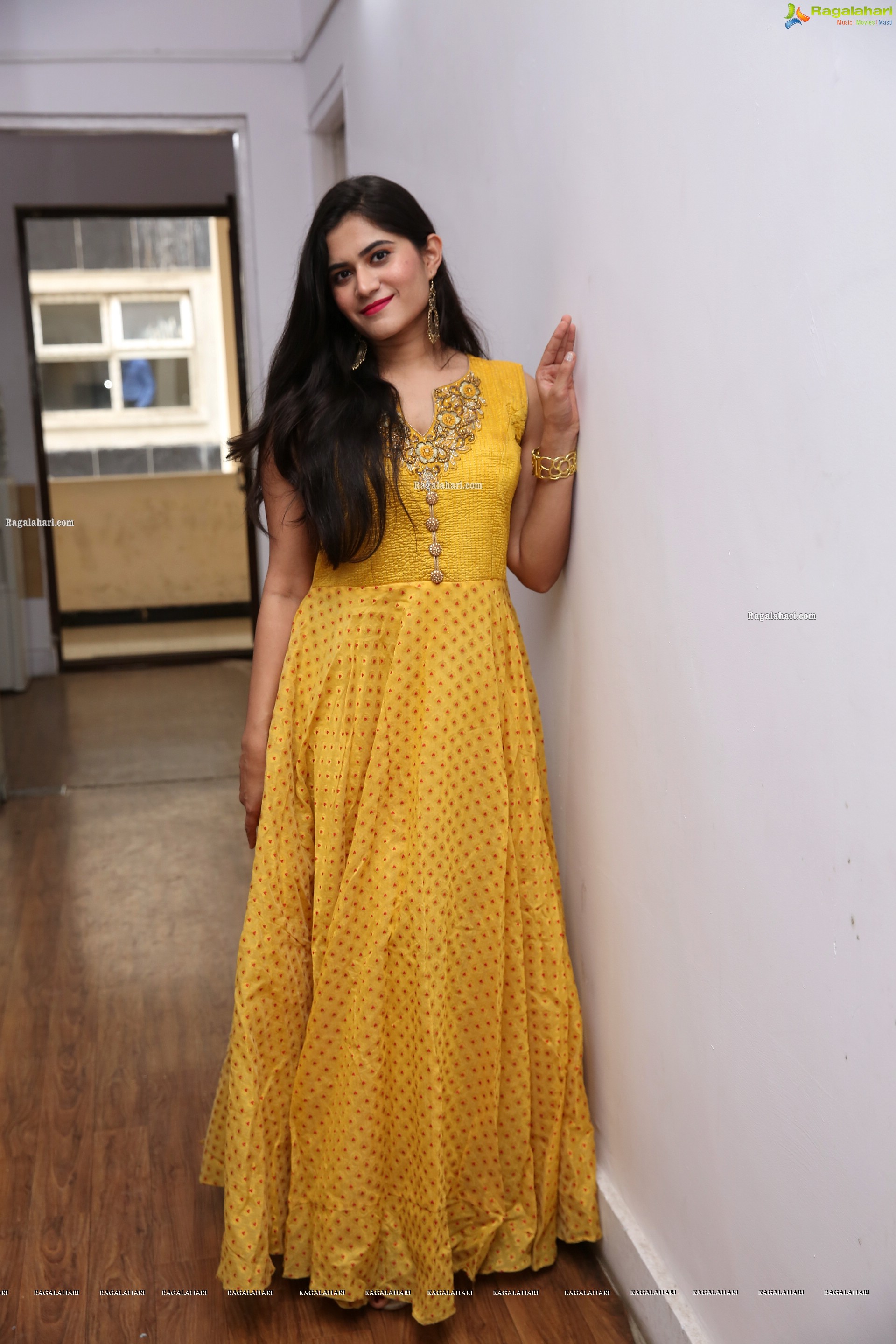 Tara Chowdary at Sutraa Select Grand Curtain Raiser, HD Photo Gallery