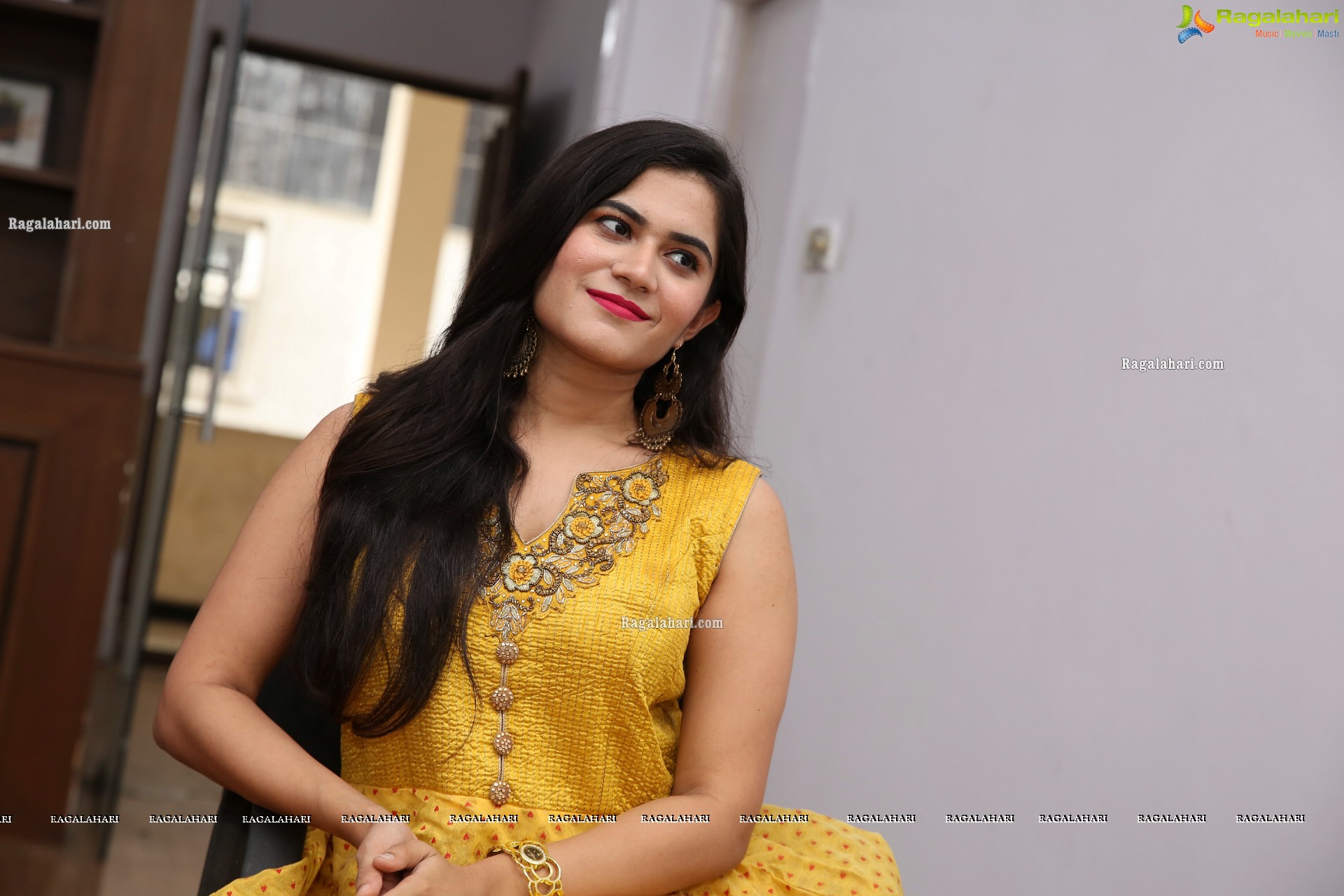 Tara Chowdary at Sutraa Select Grand Curtain Raiser, HD Photo Gallery