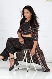 Preyasi Jiggar in Black Printed Crop Top With Palazzo