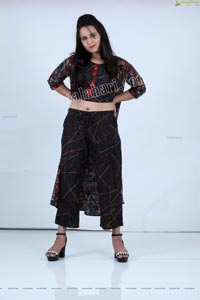 Preyasi Jiggar in Black Printed Crop Top With Palazzo