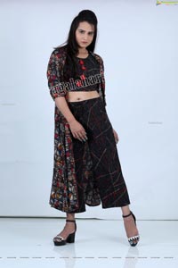 Preyasi Jiggar in Black Printed Crop Top With Palazzo