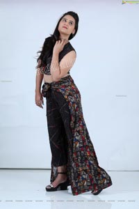 Preyasi Jiggar in Black Printed Crop Top With Palazzo