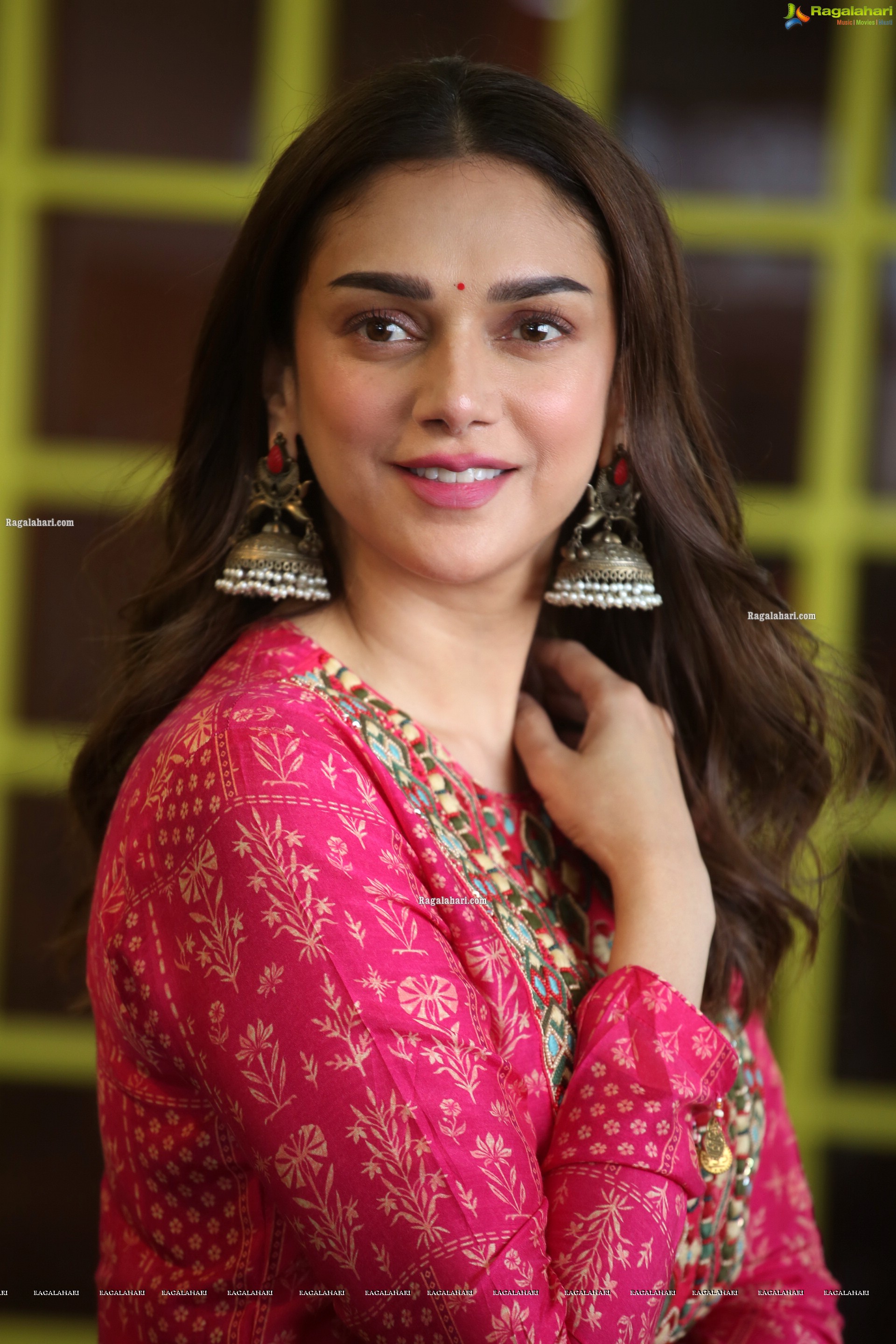 Aditi Rao Hydari at Maha Samudram Movie Interview, HD Photo Gallery