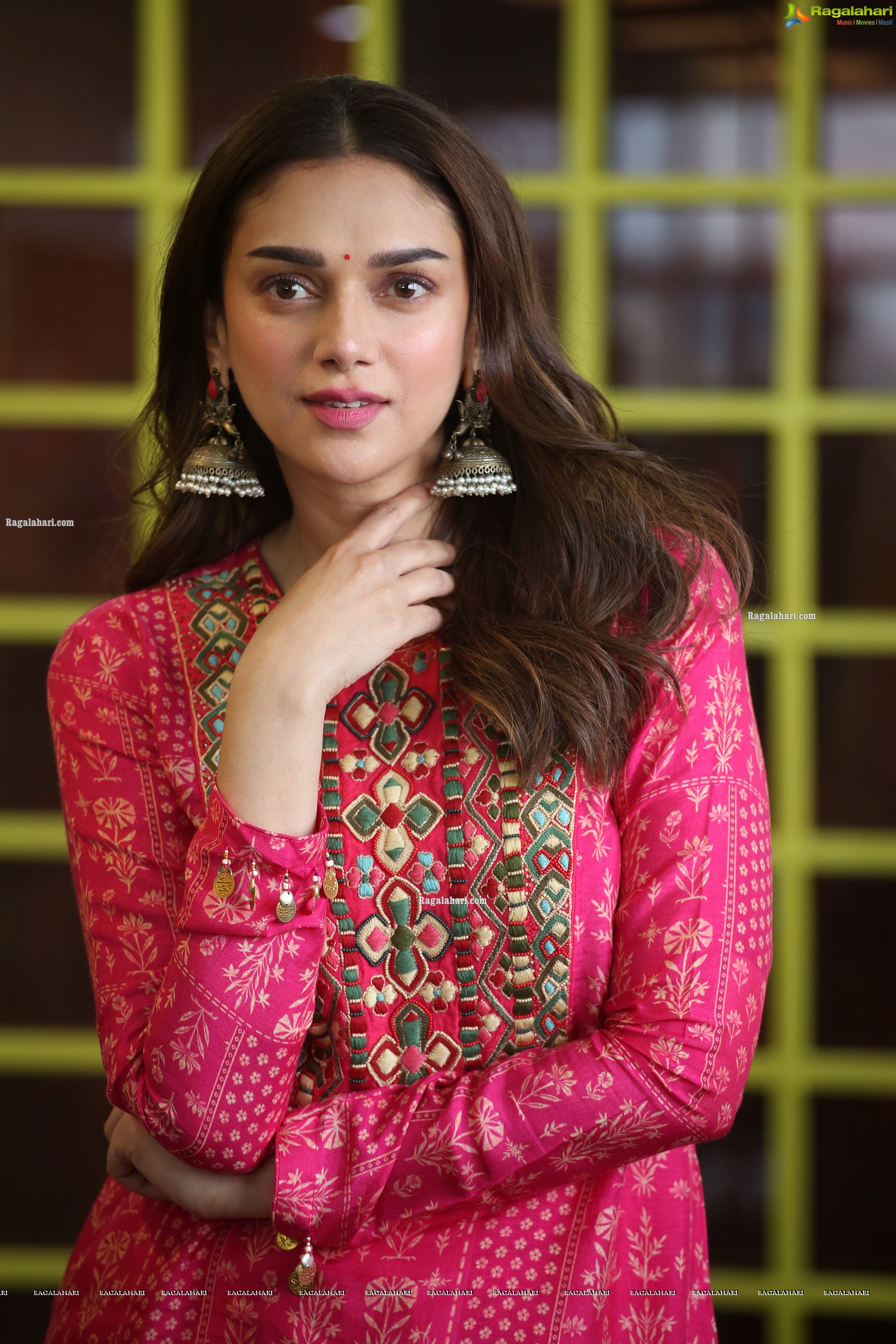 Aditi Rao Hydari at Maha Samudram Movie Interview, HD Photo Gallery