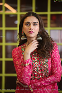 Aditi Rao Hydari at Maha Samudram Movie Interview