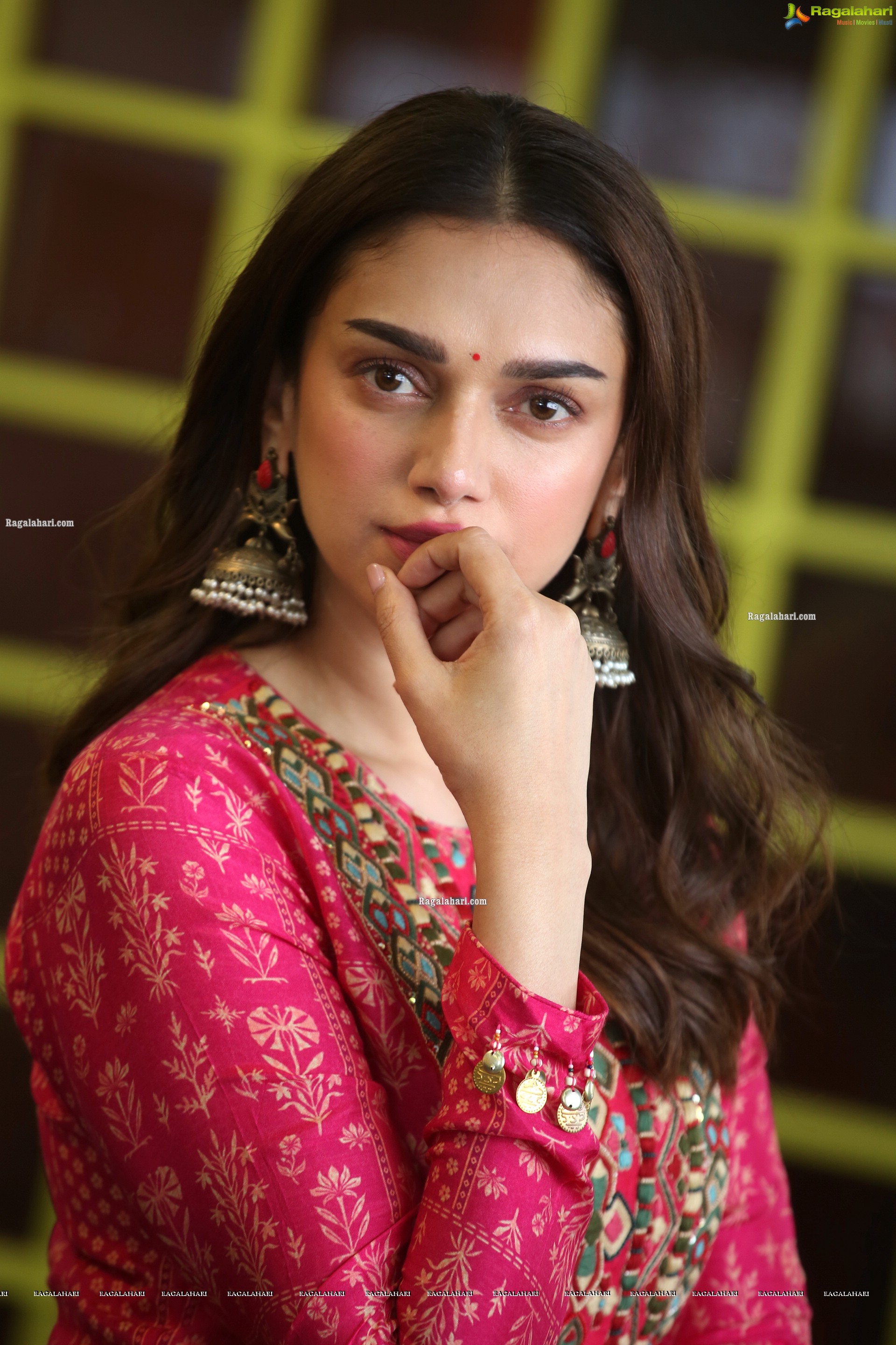 Aditi Rao Hydari at Maha Samudram Movie Interview, HD Photo Gallery