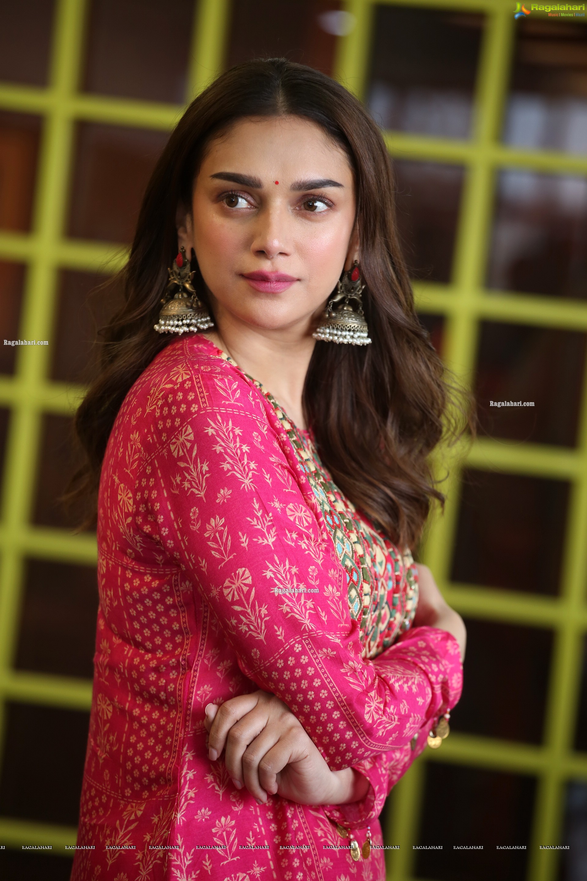 Aditi Rao Hydari at Maha Samudram Movie Interview, HD Photo Gallery