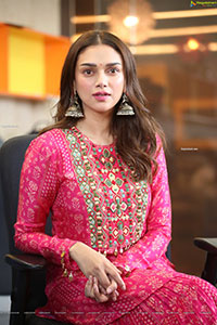 Aditi Rao Hydari at Maha Samudram Movie Interview