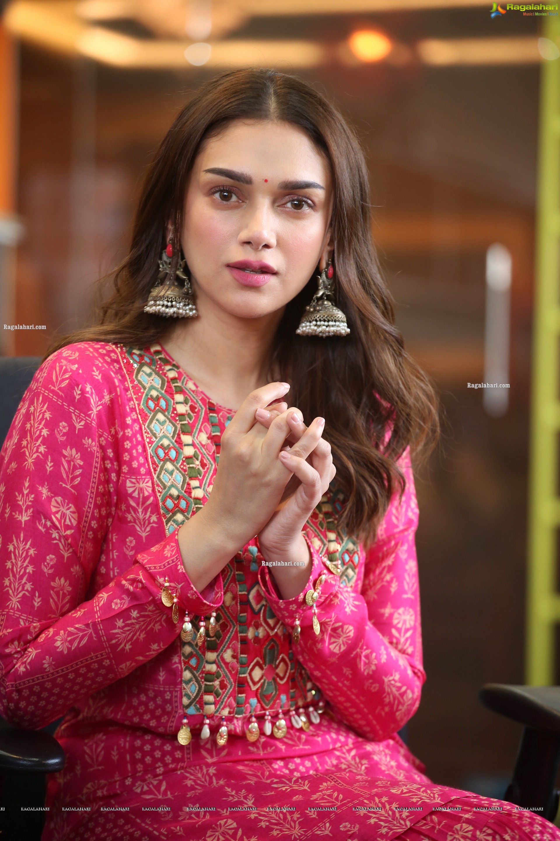 Aditi Rao Hydari at Maha Samudram Movie Interview, HD Photo Gallery