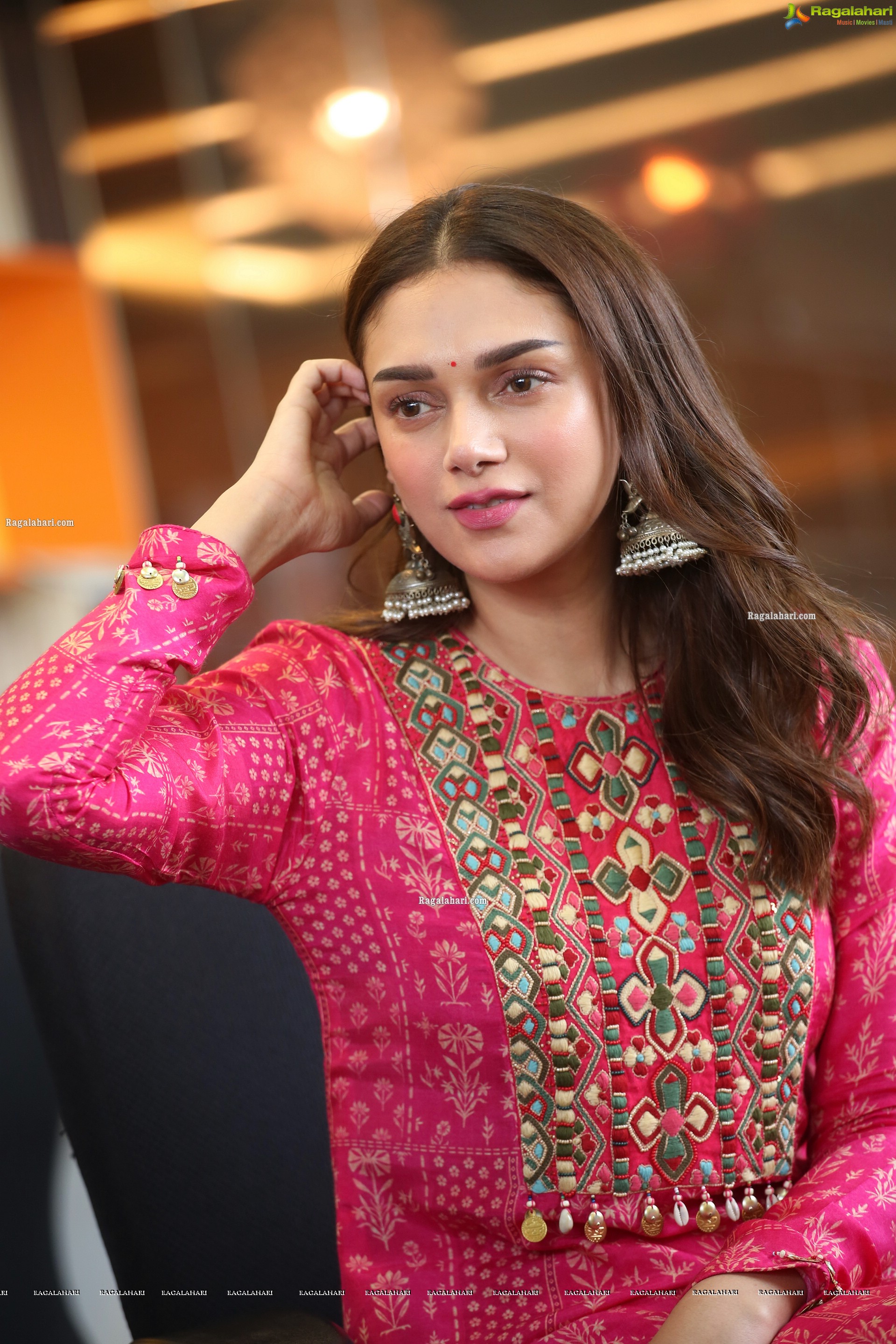 Aditi Rao Hydari at Maha Samudram Movie Interview, HD Photo Gallery