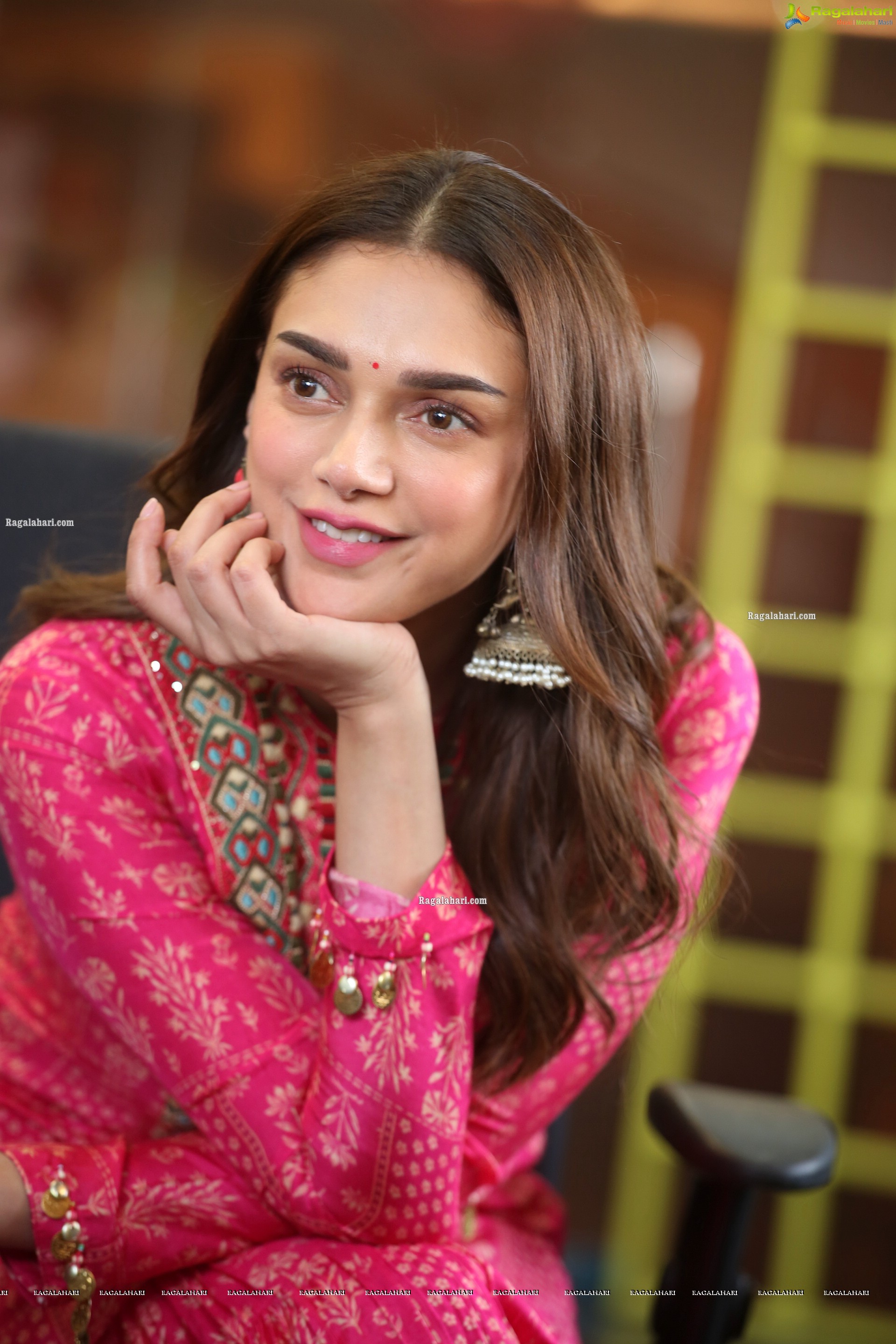 Aditi Rao Hydari at Maha Samudram Movie Interview, HD Photo Gallery