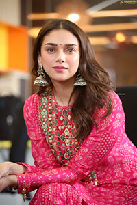 Aditi Rao Hydari at Maha Samudram Movie Interview