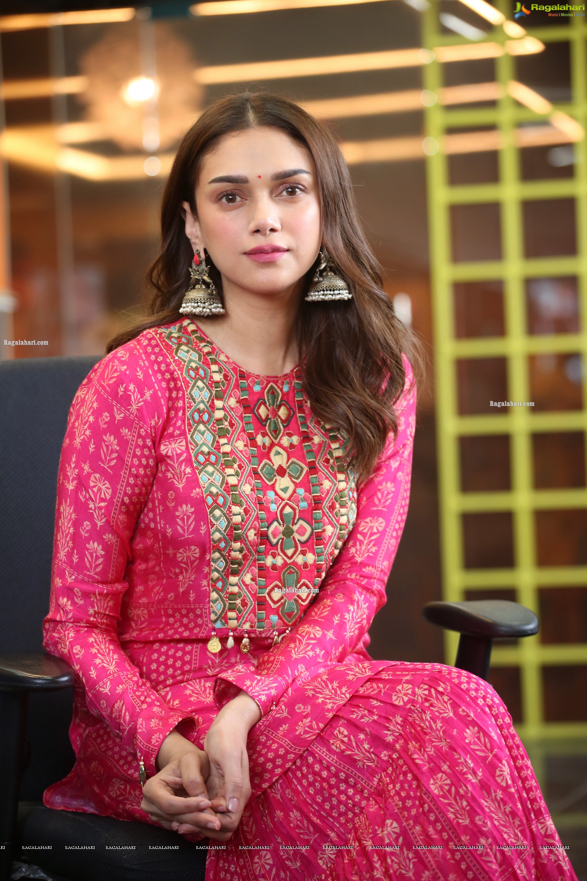 Aditi Rao Hydari at Maha Samudram Movie Interview, HD Photo Gallery