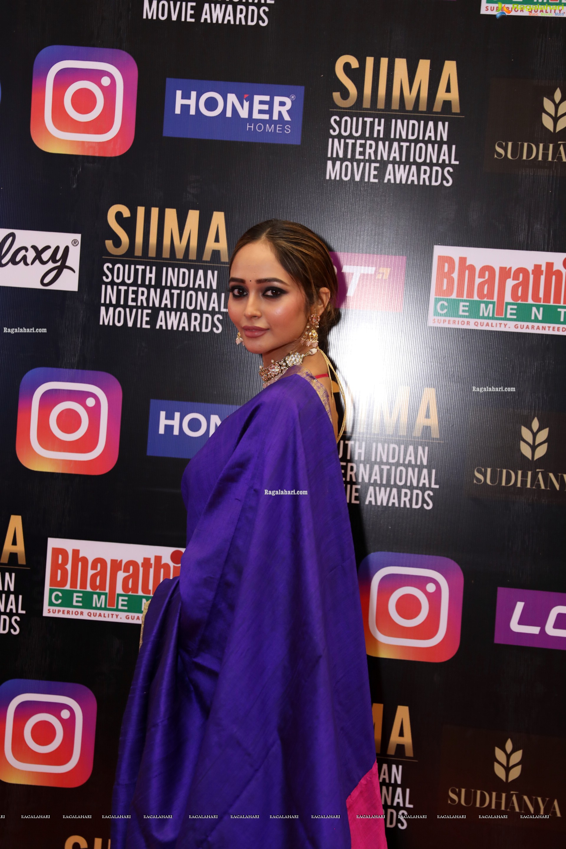 Akriti Singh at SIIMA Awards 2021 Day 2, HD Photo Gallery