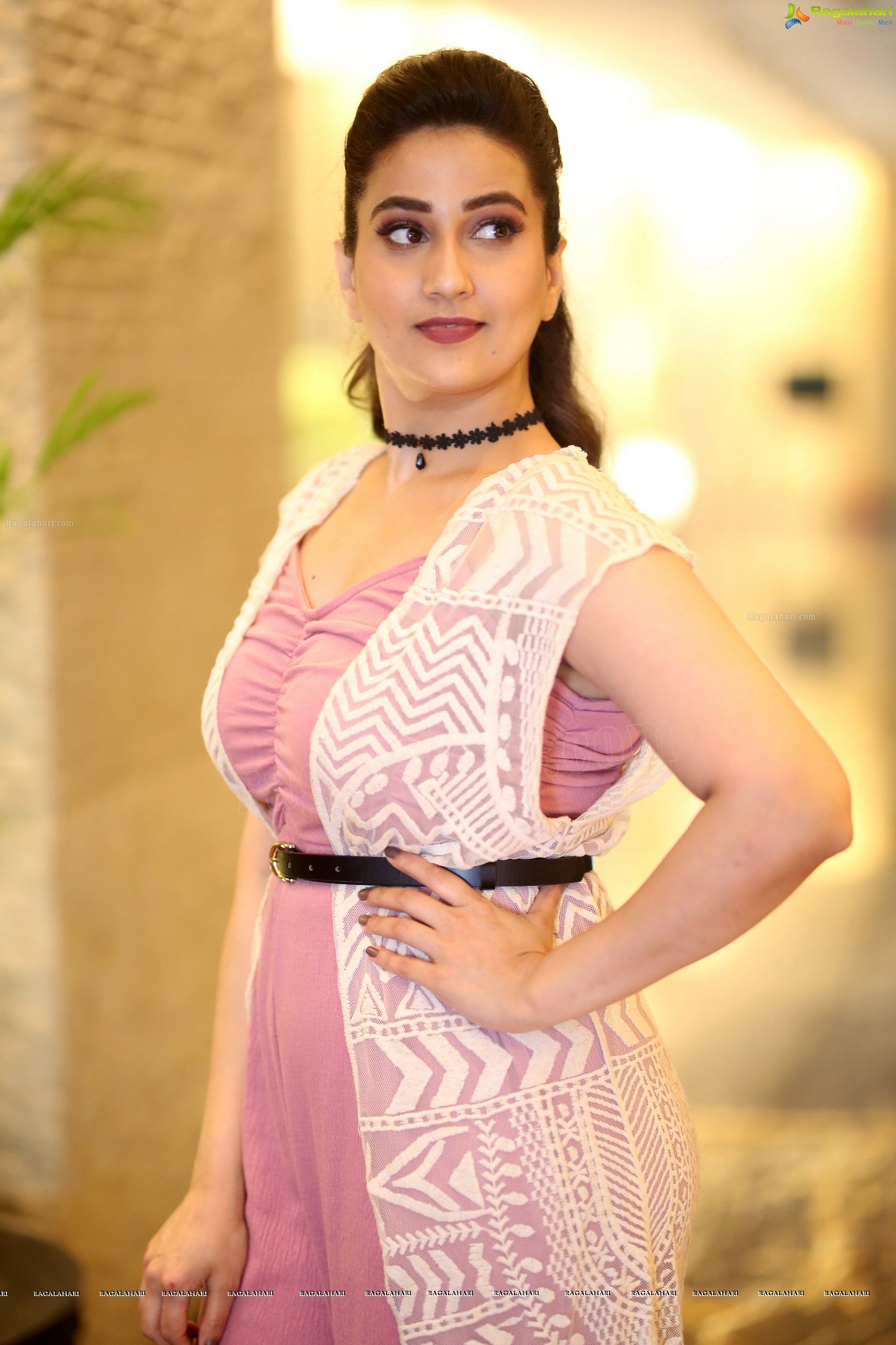 Anchor Manjusha at Varun Doctor Interview, HD Photo Gallery