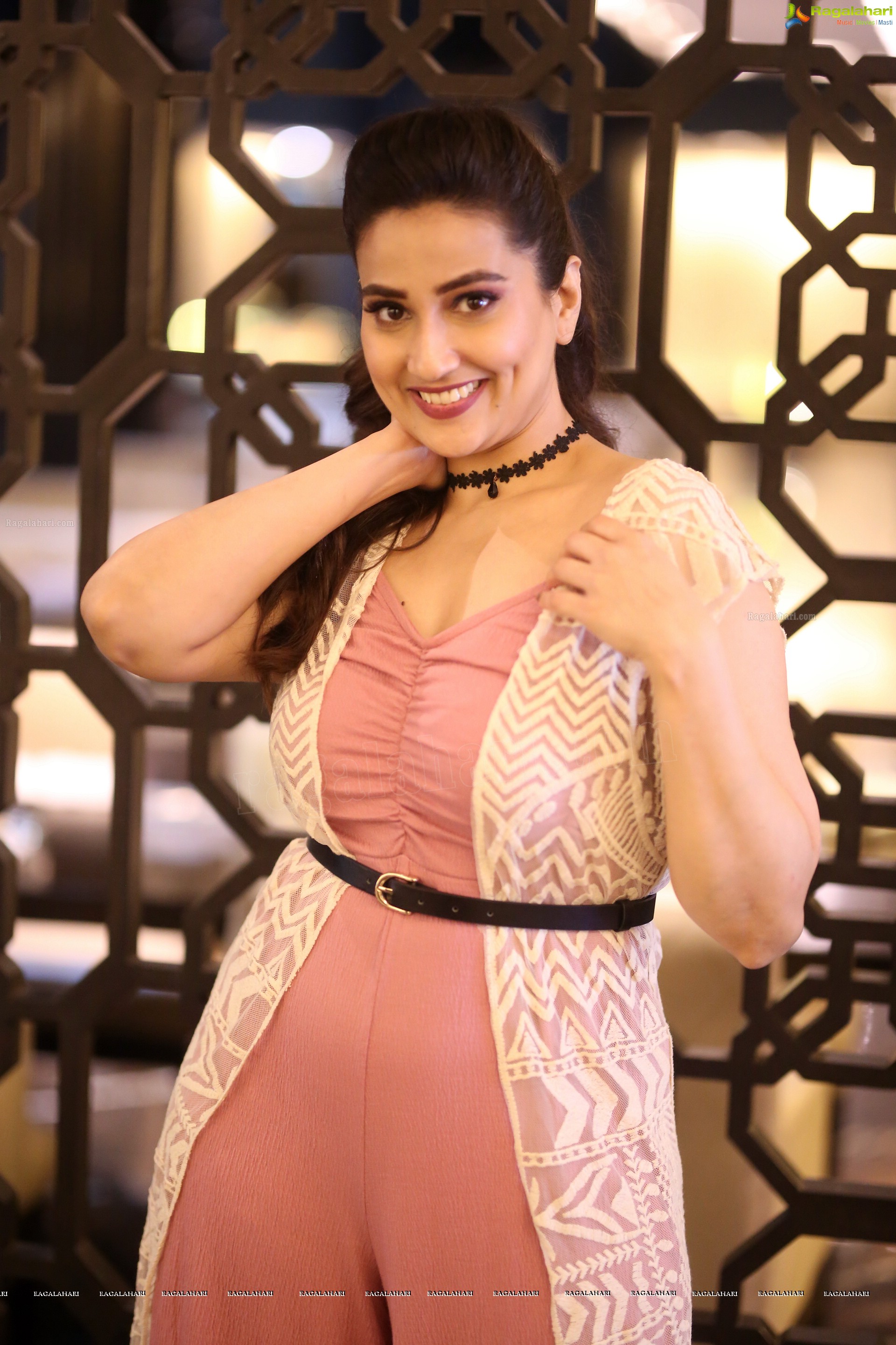 Anchor Manjusha at Varun Doctor Interview, HD Photo Gallery