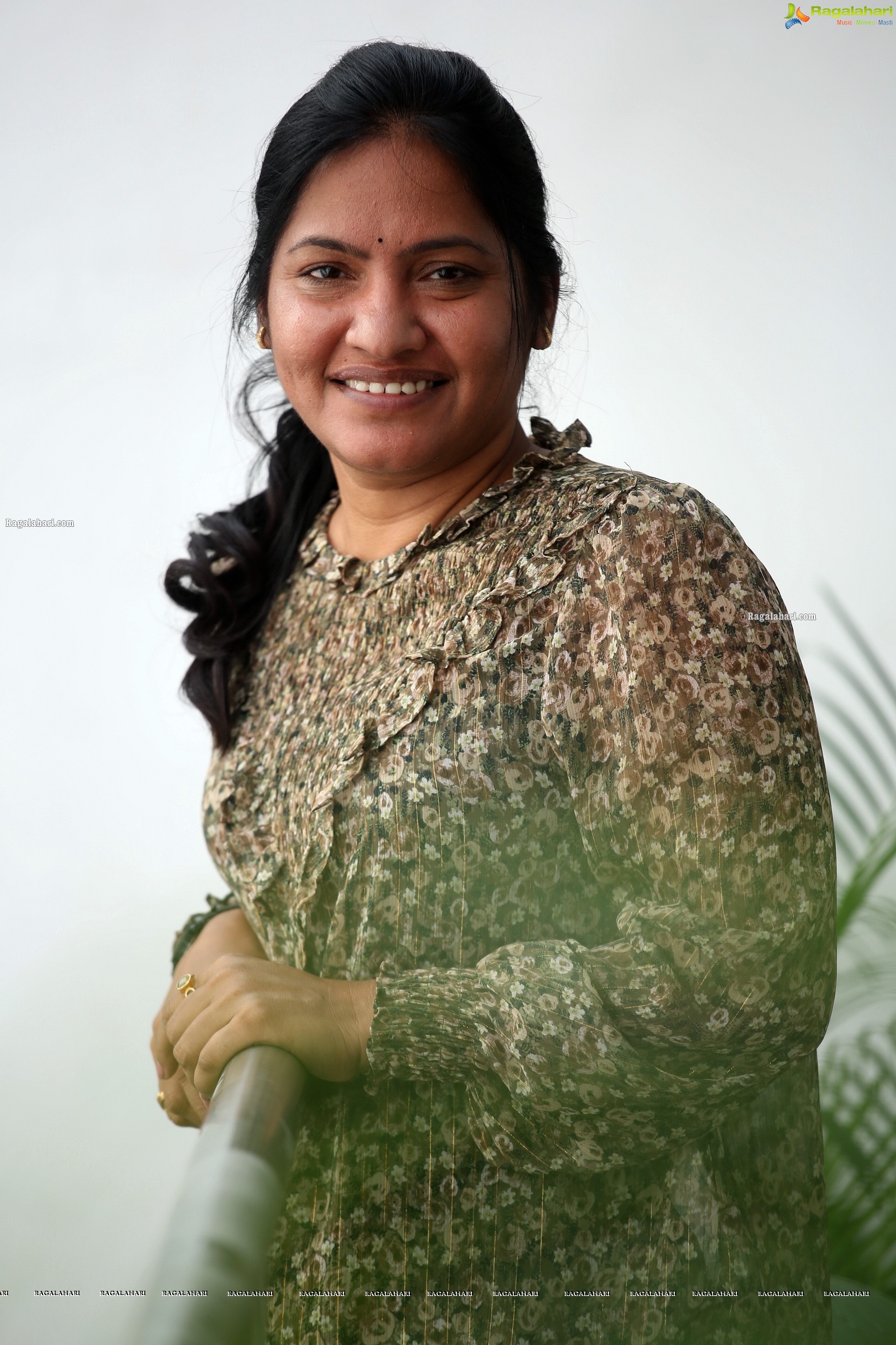 Director Lakshmi Sowjanya at Varudu Kaavalenu Movie Interview, HD Photo Gallery