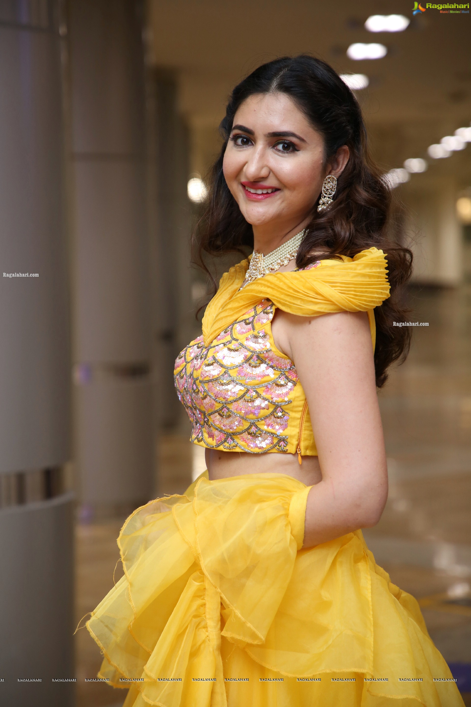 Harshada Patil at Hi Life Brides Grand Fashion Night, HD Photo Gallery